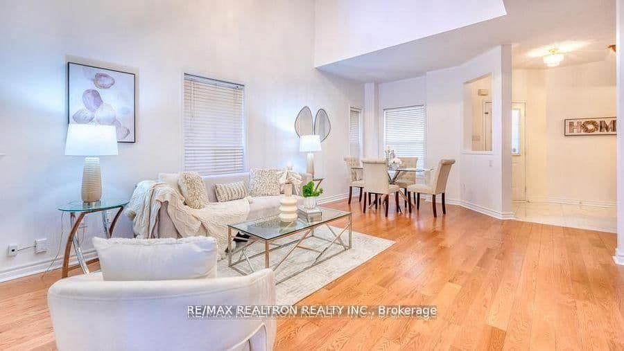 89 English Oak Drive thumbnail 2