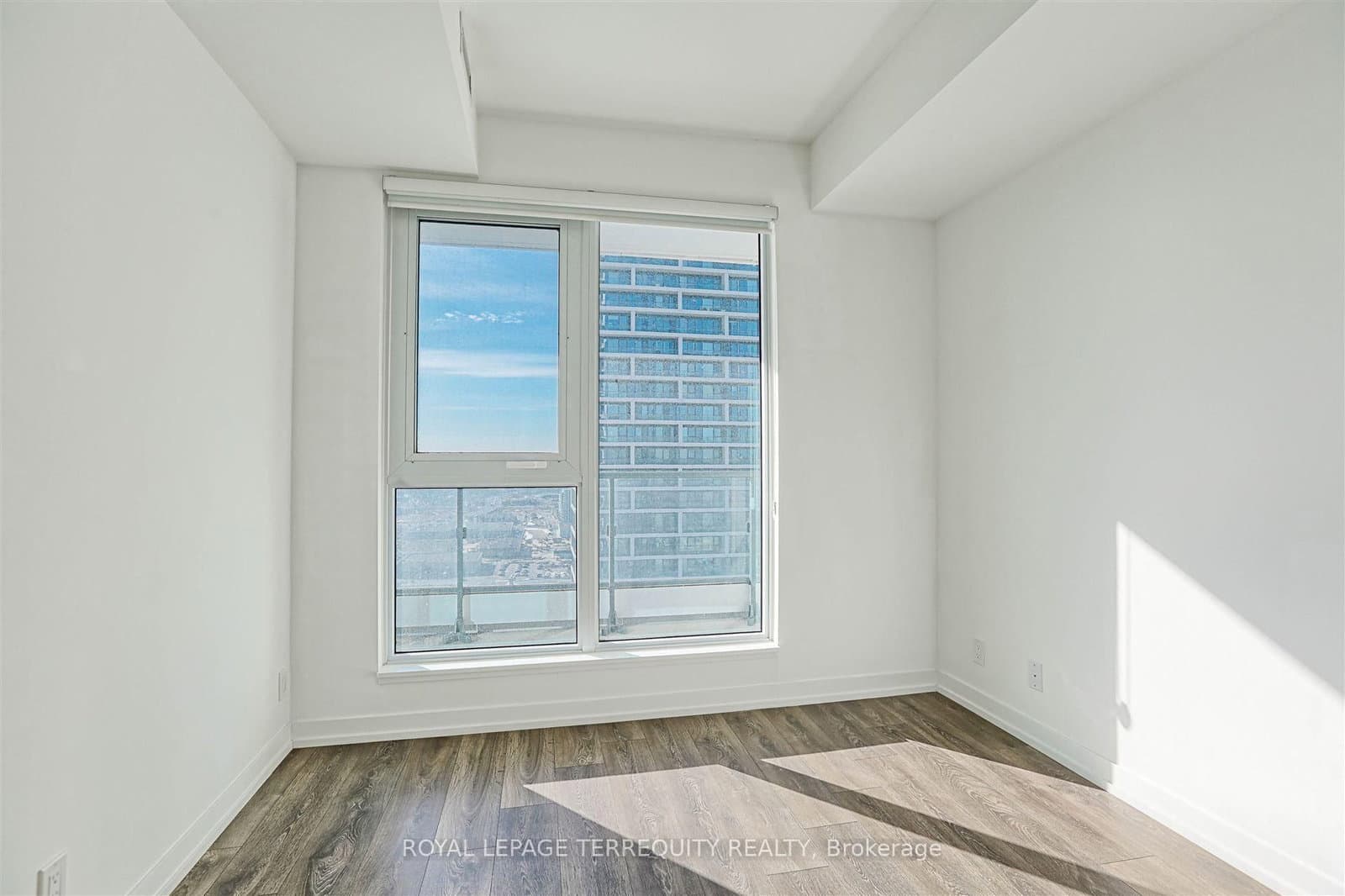 898 Portage Parkway, Unit 3707 thumbnail 16