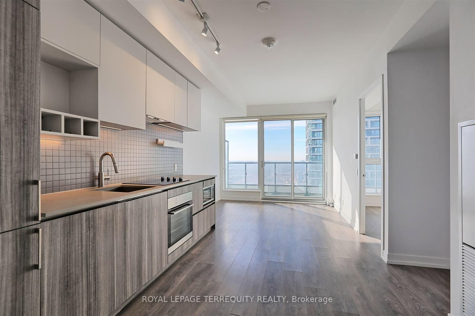 898 Portage Parkway, Unit 3707 thumbnail 4