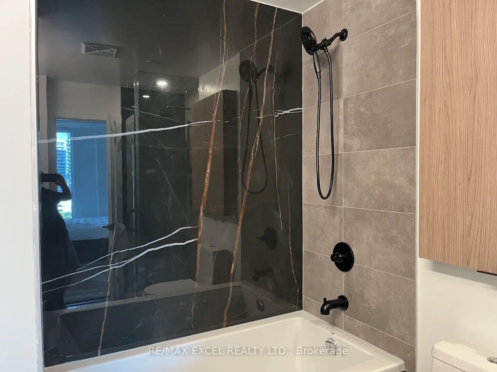 8888 Yonge Street, Unit 904 thumbnail 24
