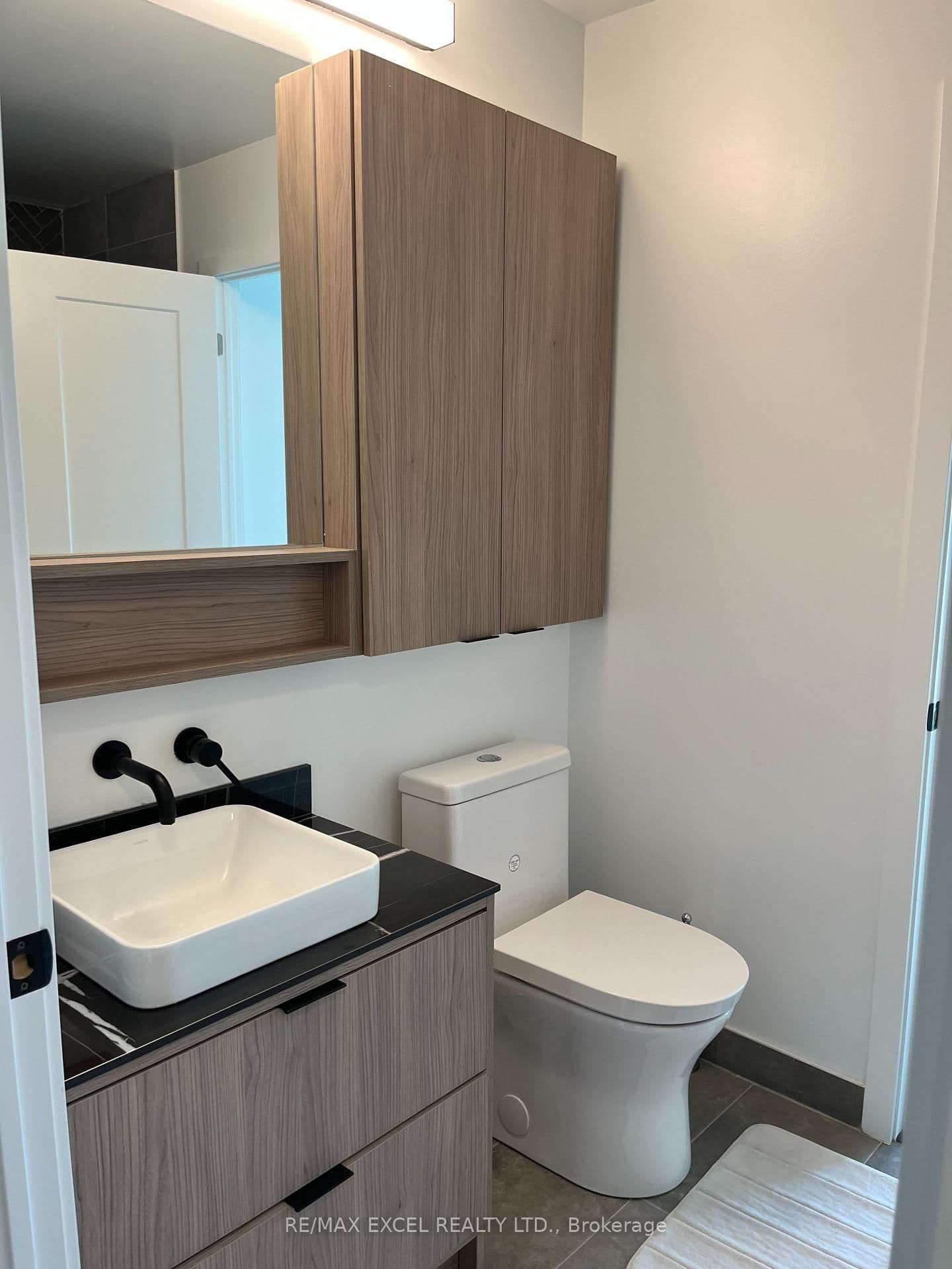 8888 Yonge Street, Unit 904 thumbnail 27