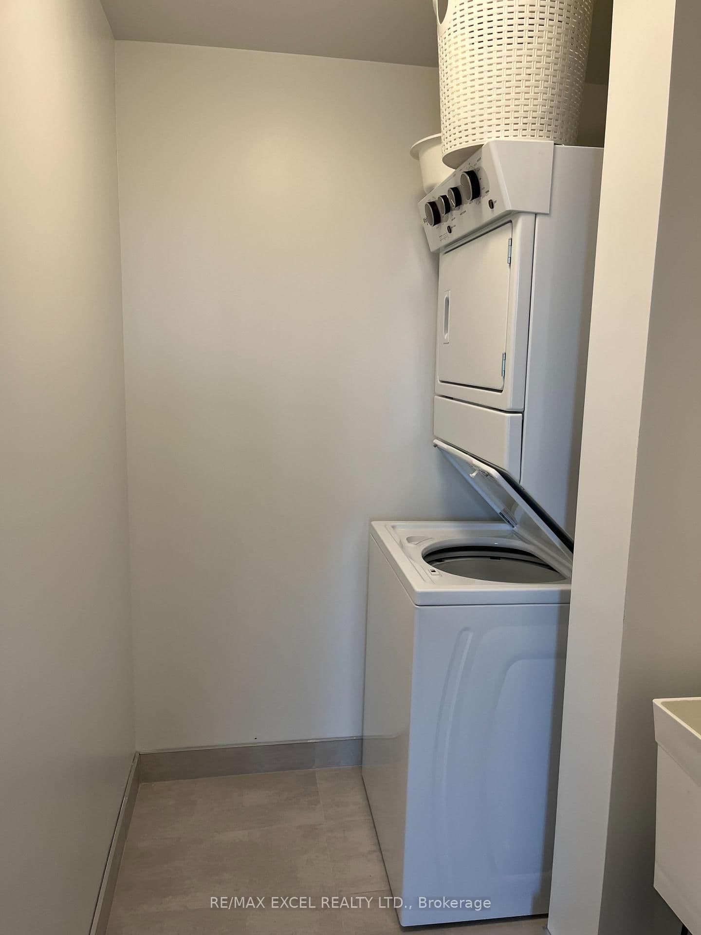 8888 Yonge Street, Unit 904 thumbnail 32