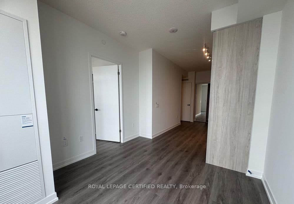 225 Commerce Street, Unit 5515 thumbnail 5