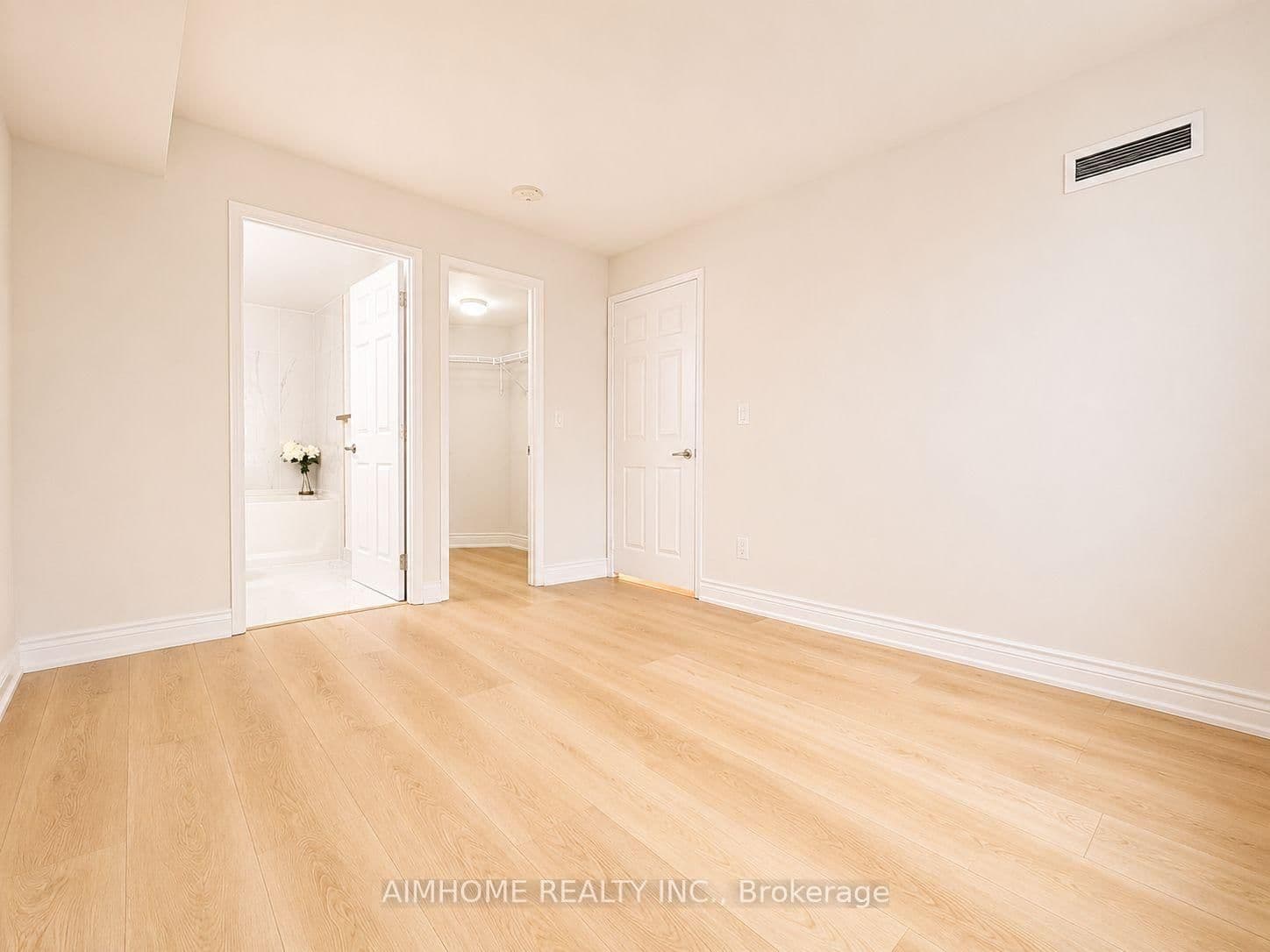 75 King William Crescent, Unit 804 thumbnail 14