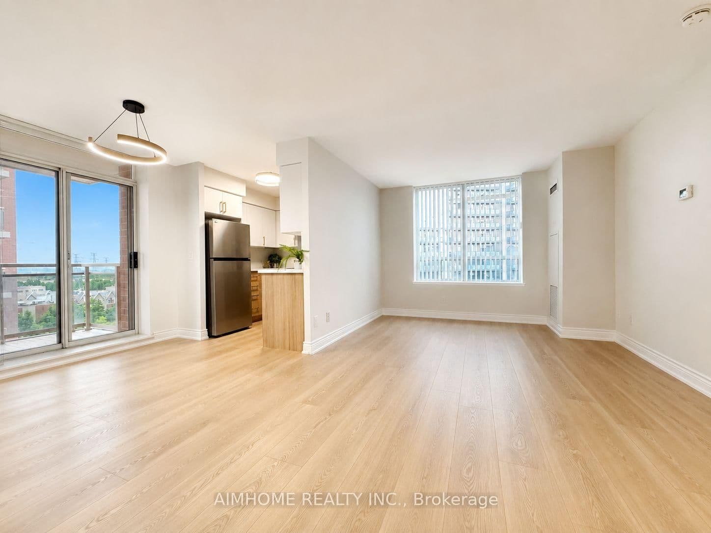 75 King William Crescent, Unit 804 thumbnail 4