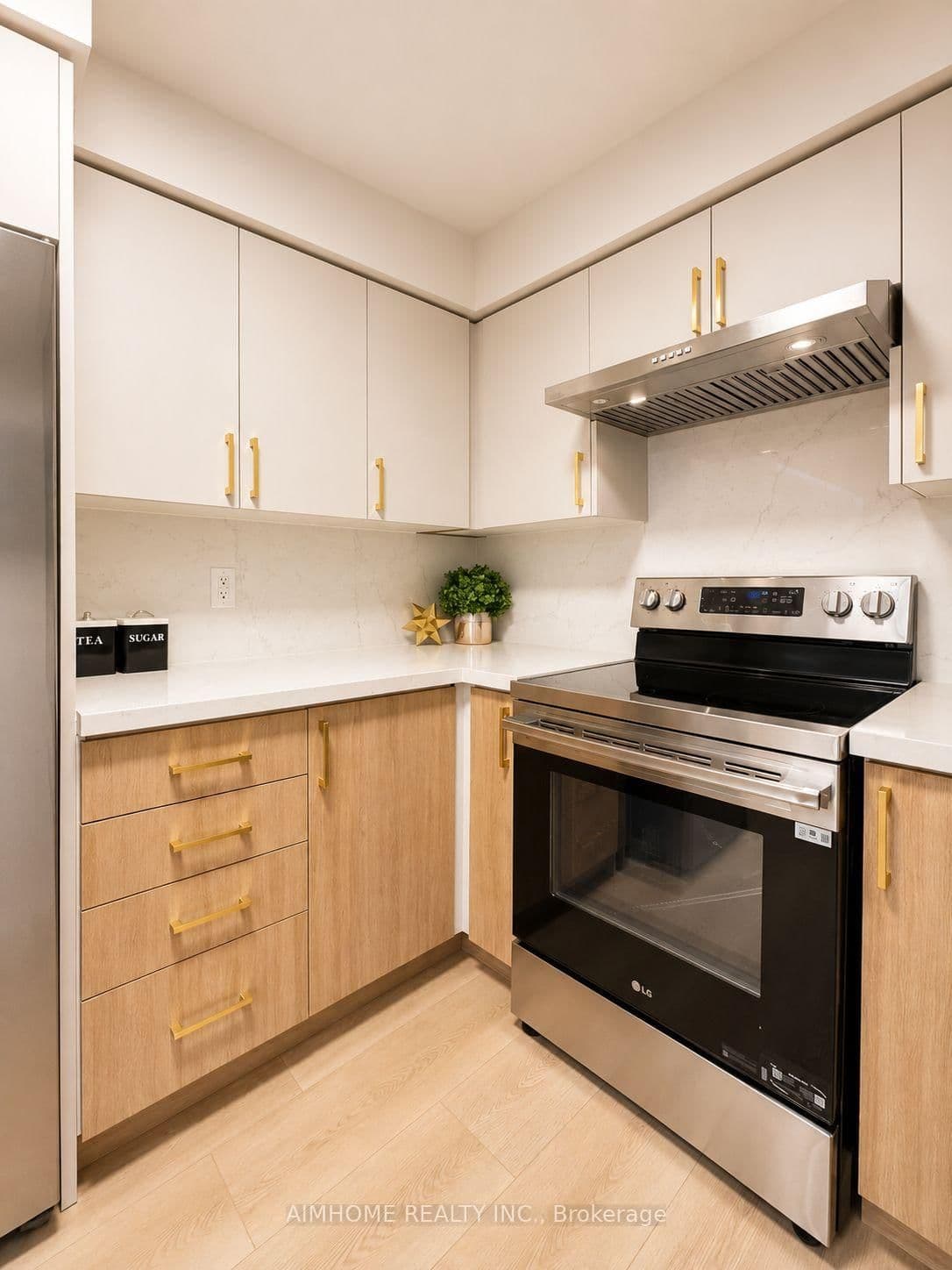 75 King William Crescent, Unit 804 thumbnail 8