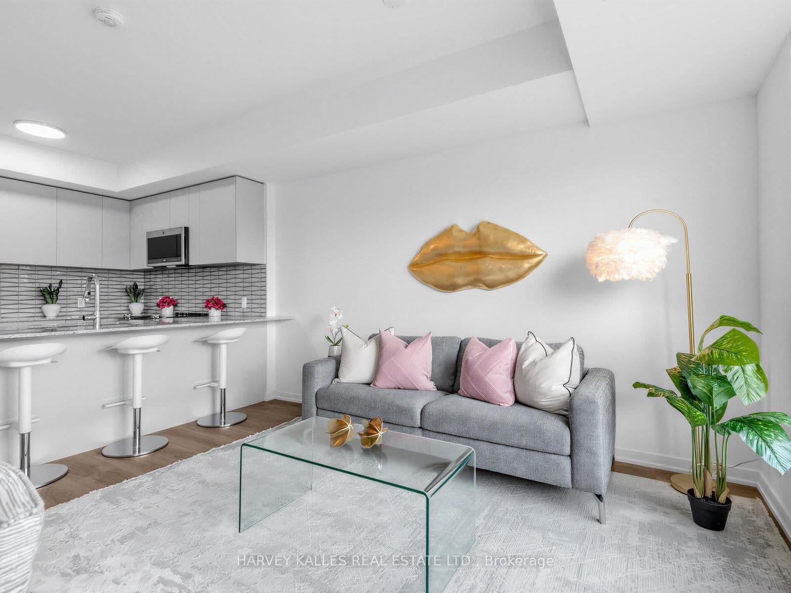 101 Cathedral High Street, Unit 329 thumbnail 11