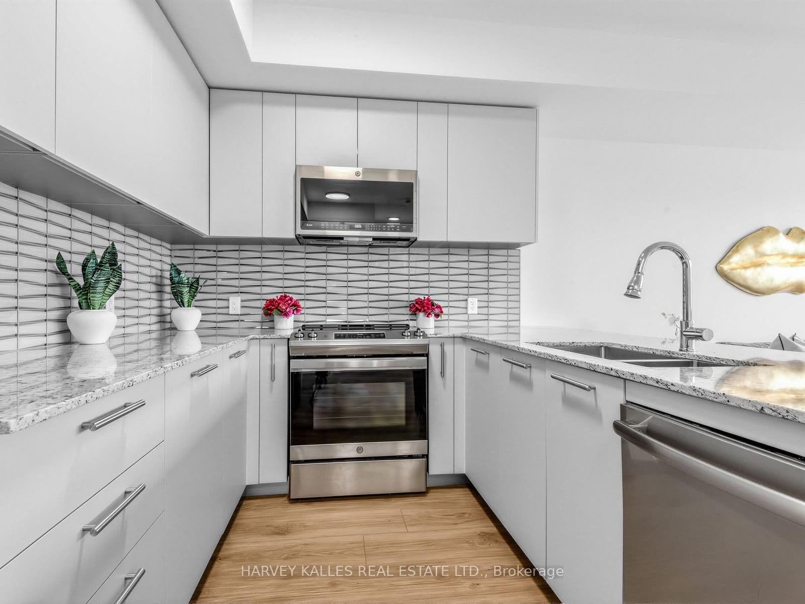 101 Cathedral High Street, Unit 329 thumbnail 5