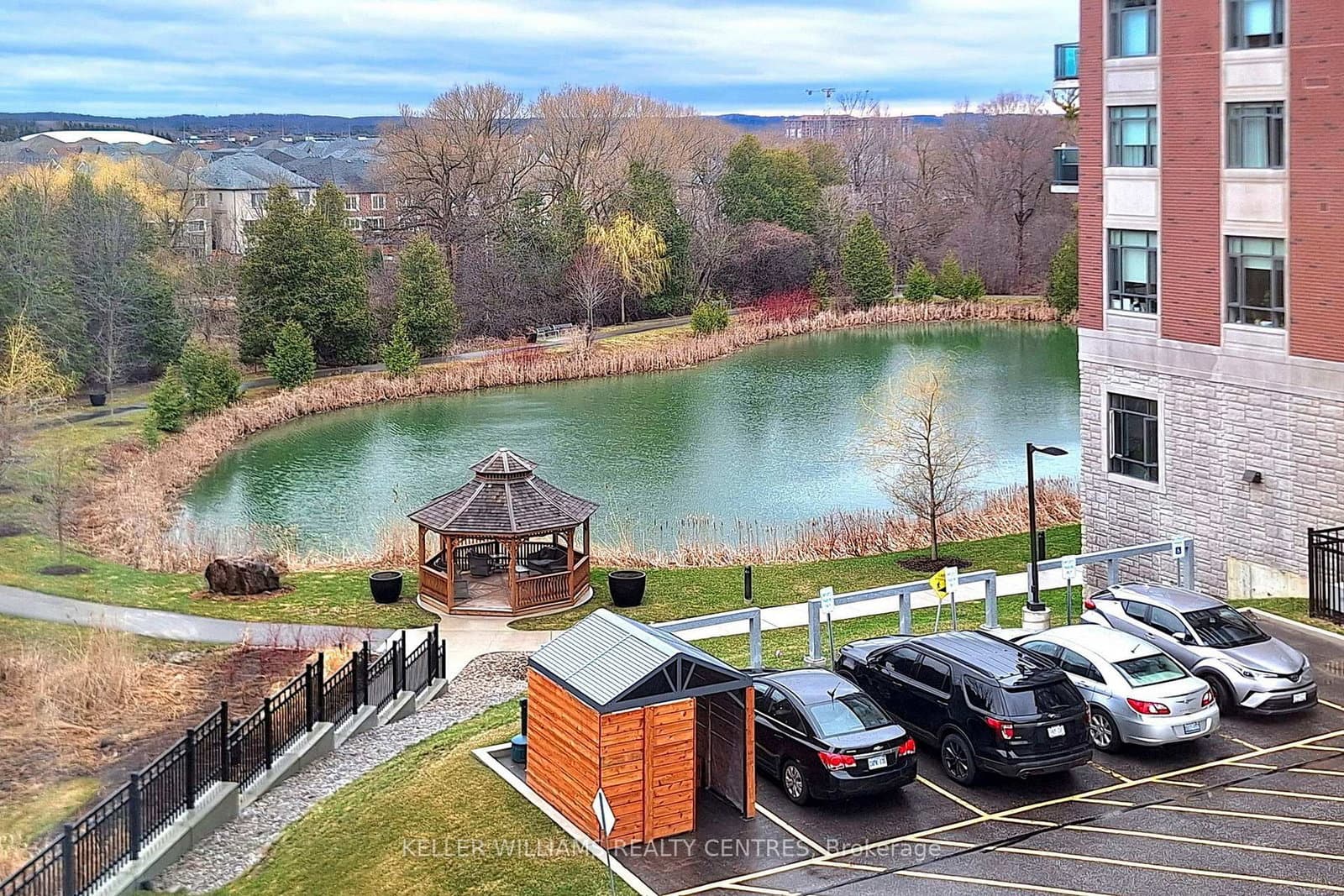 460 William Graham Drive, Unit 313 thumbnail 8