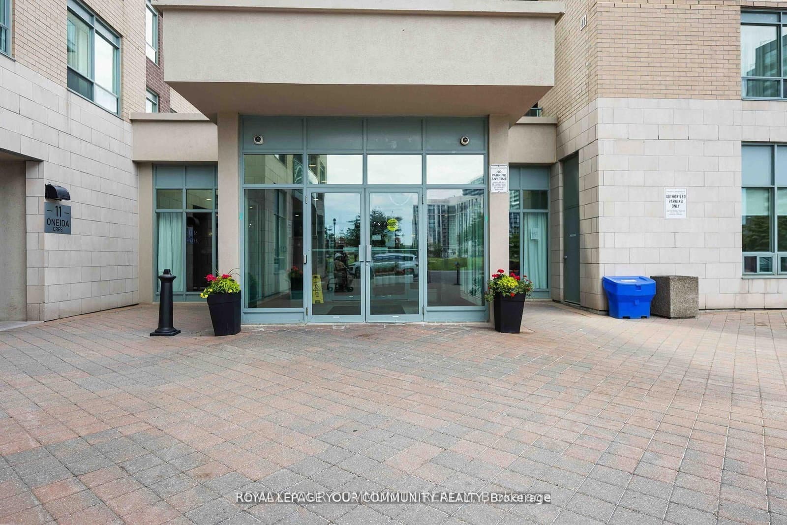 23 Oneida Crescent, Unit 909 thumbnail 2