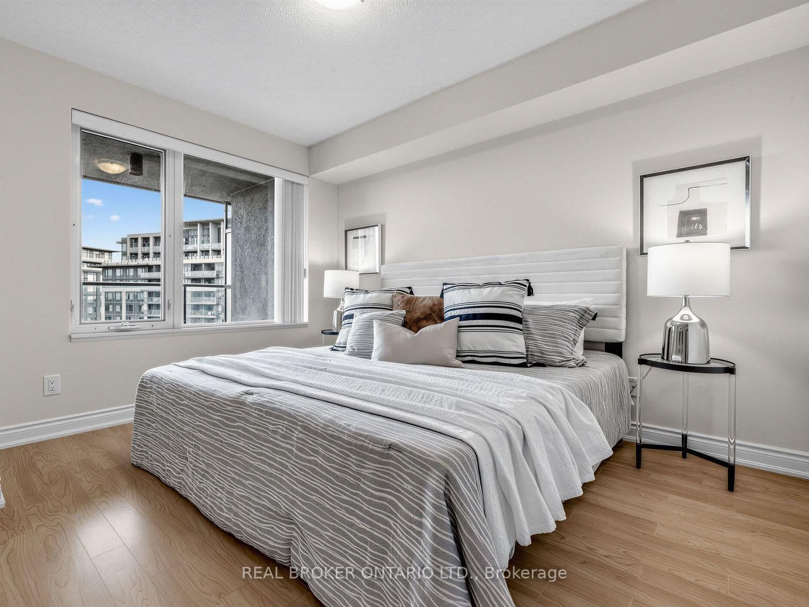 233 South Park Road, Unit 1012 thumbnail 13