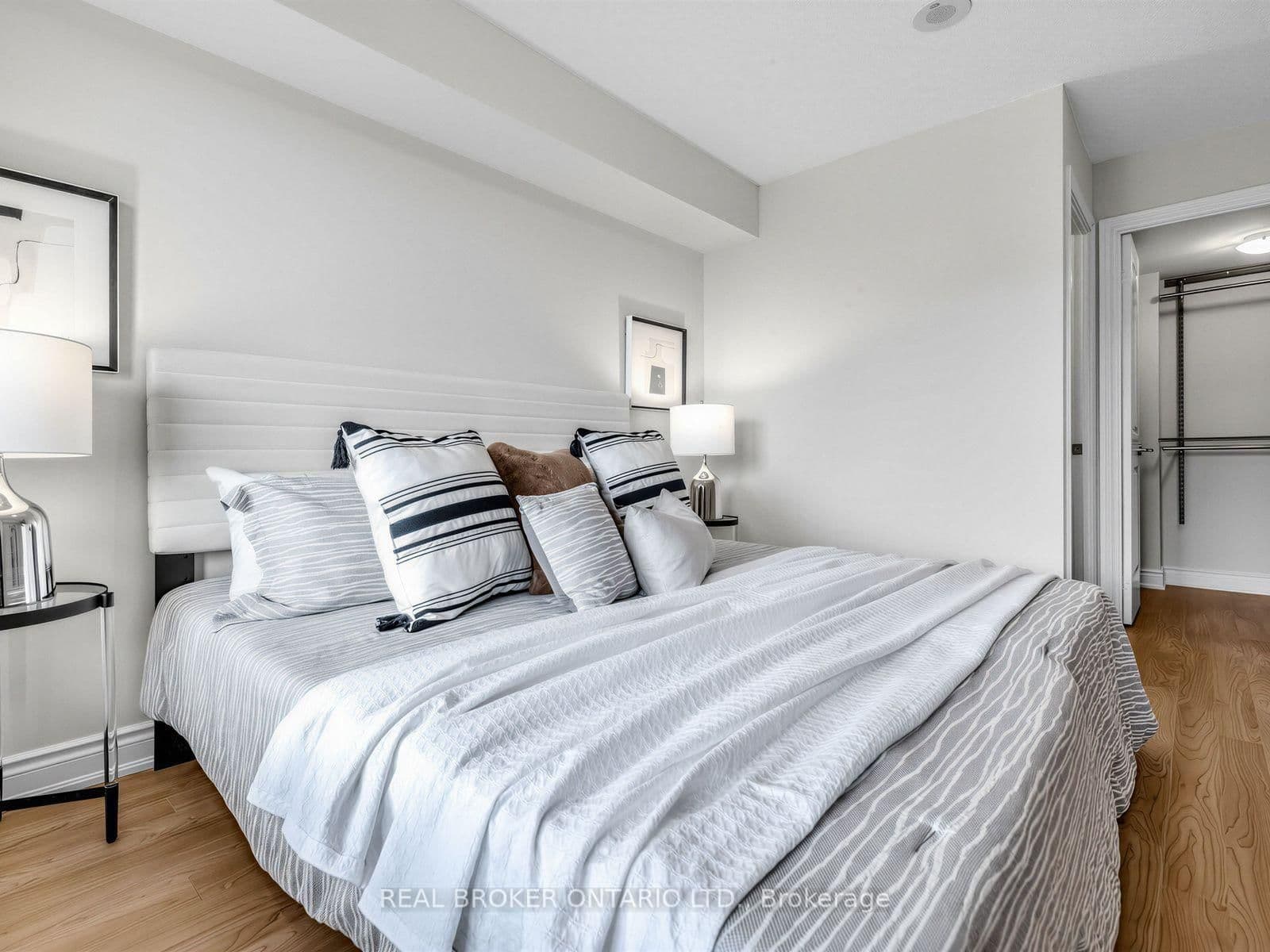 233 South Park Road, Unit 1012 thumbnail 14