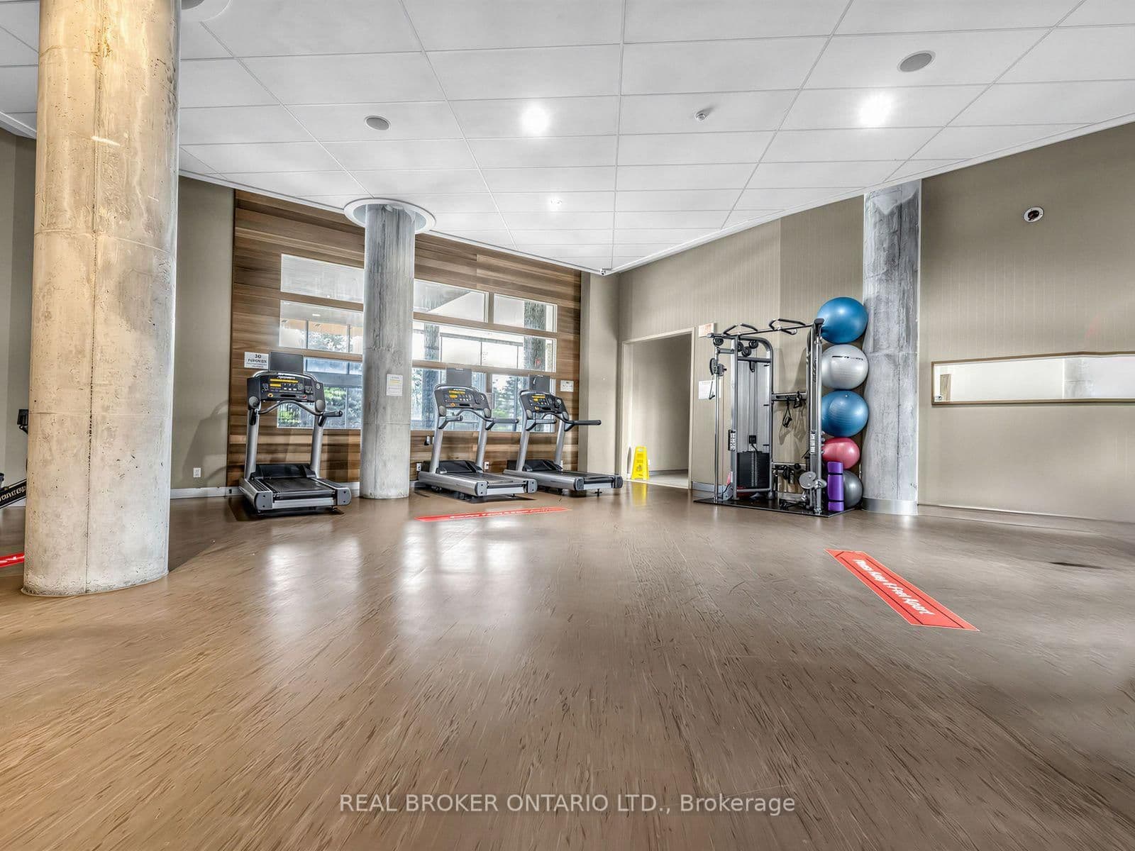 233 South Park Road, Unit 1012 thumbnail 23