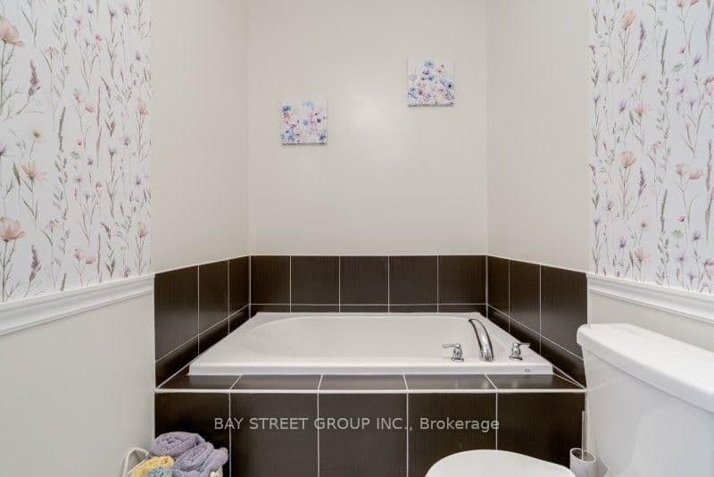 121 Luzon Avenue thumbnail 30