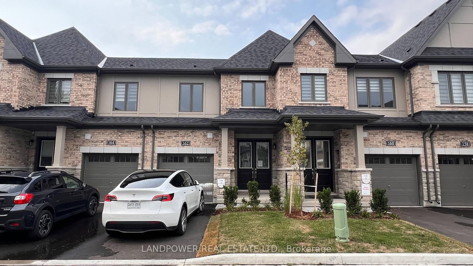162 Anna Russell Way - Image 1