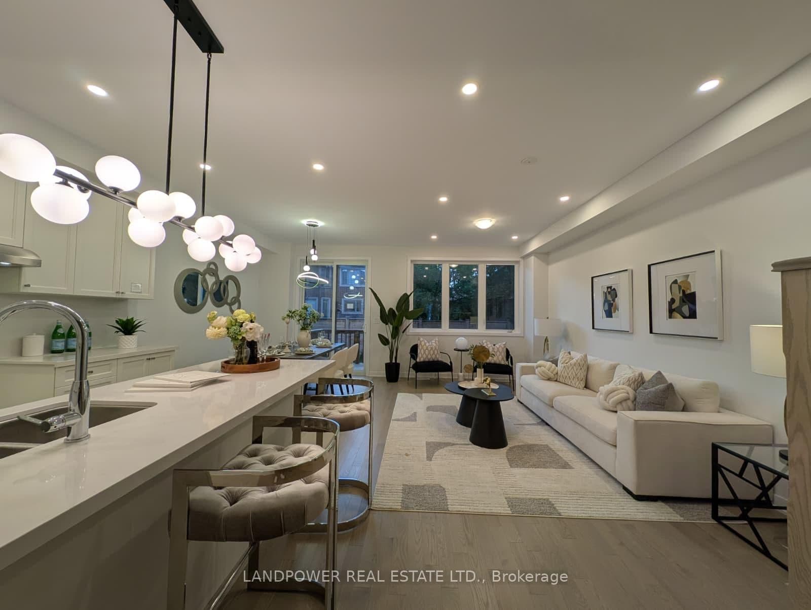 162 Anna Russell Way thumbnail 4