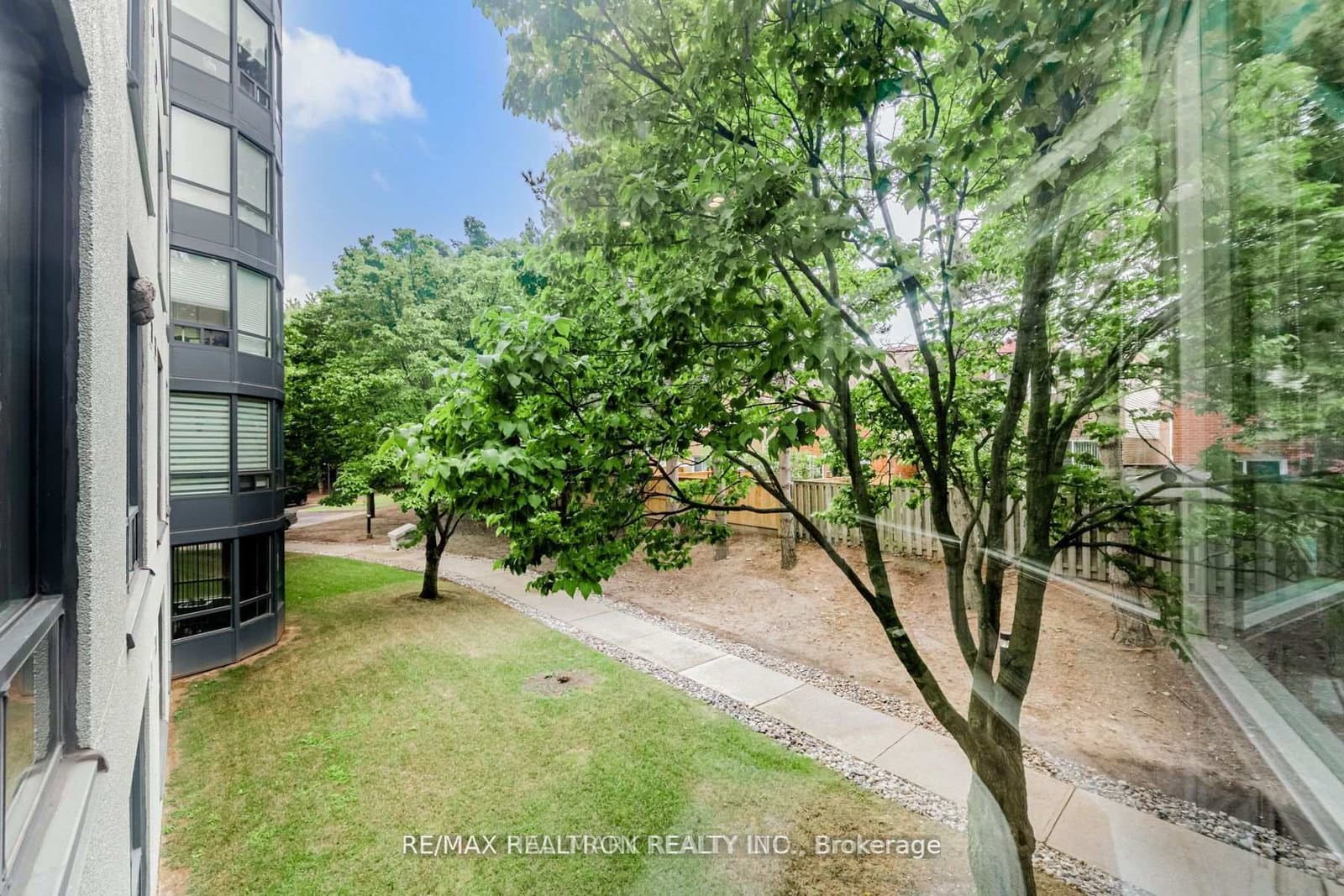 333 Clark Avenue W, Unit 321 thumbnail 24