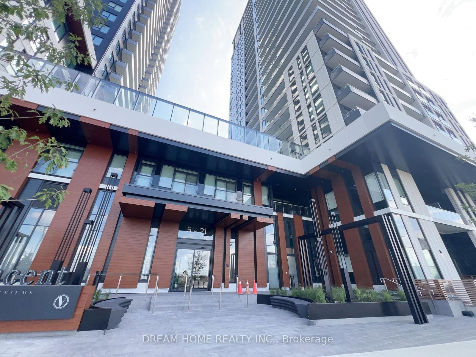 21 Meadowdale Road, Unit 1112 thumbnail 3