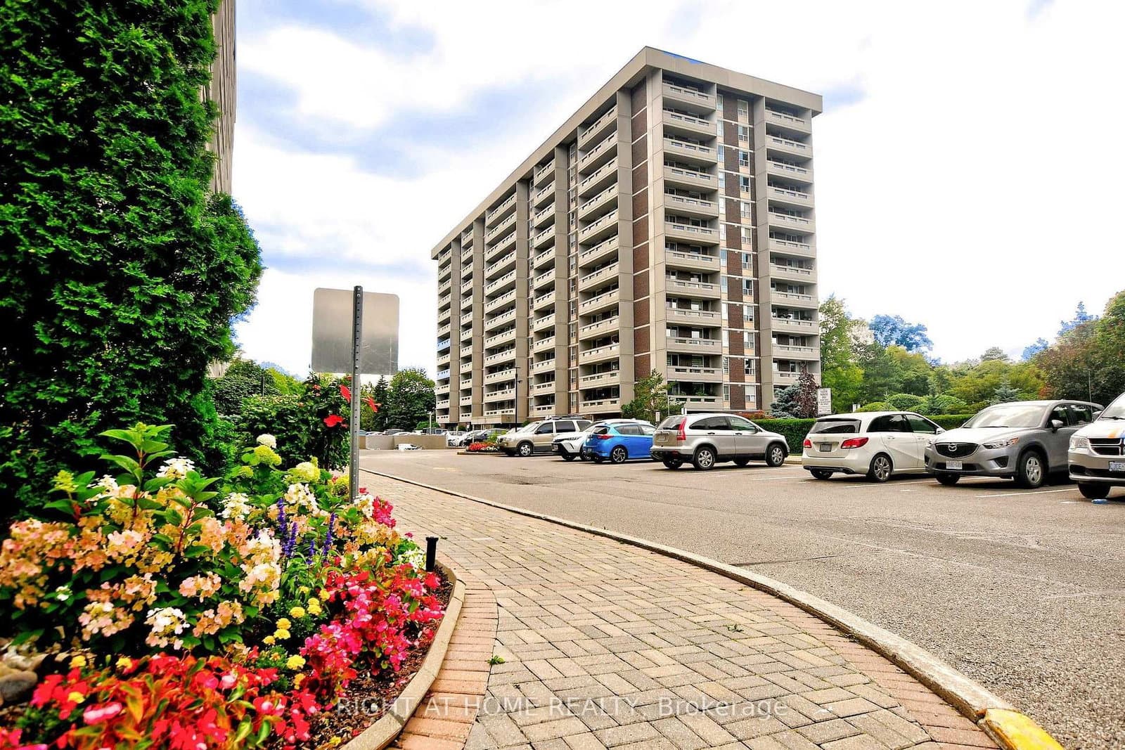 60 Inverlochy Boulevard, Unit 806 - Image 1
