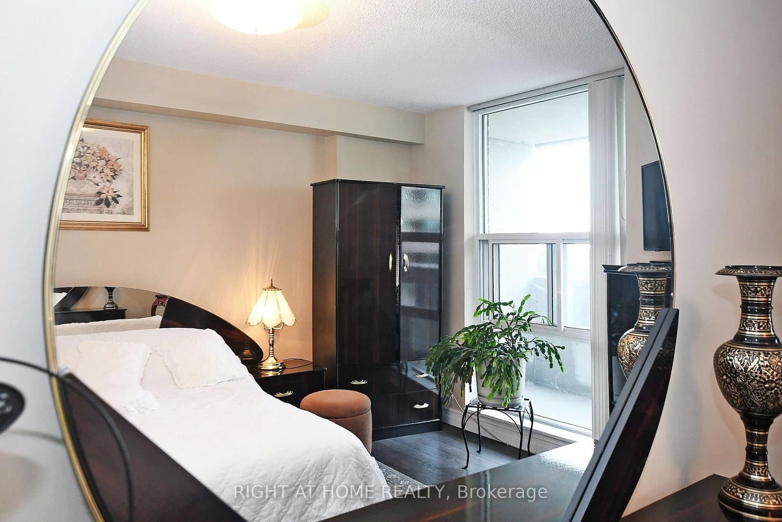 60 Inverlochy Boulevard, Unit 806 thumbnail 26