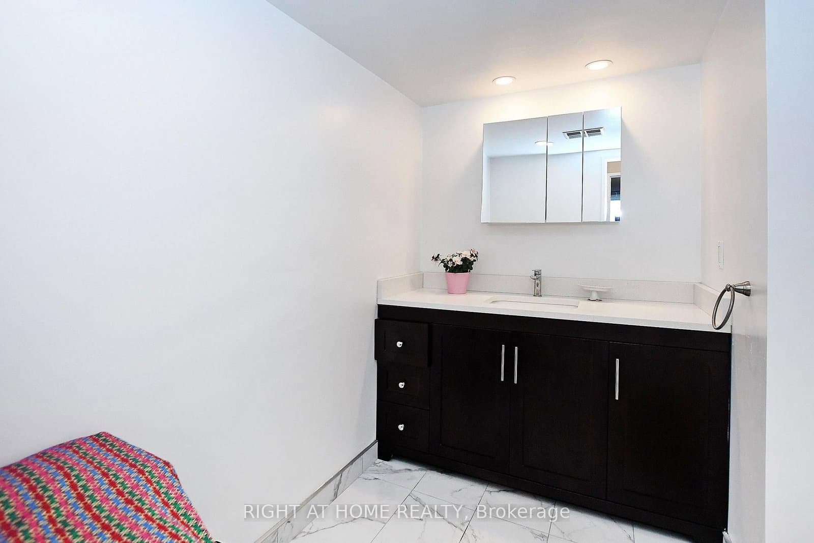 60 Inverlochy Boulevard, Unit 806 thumbnail 30