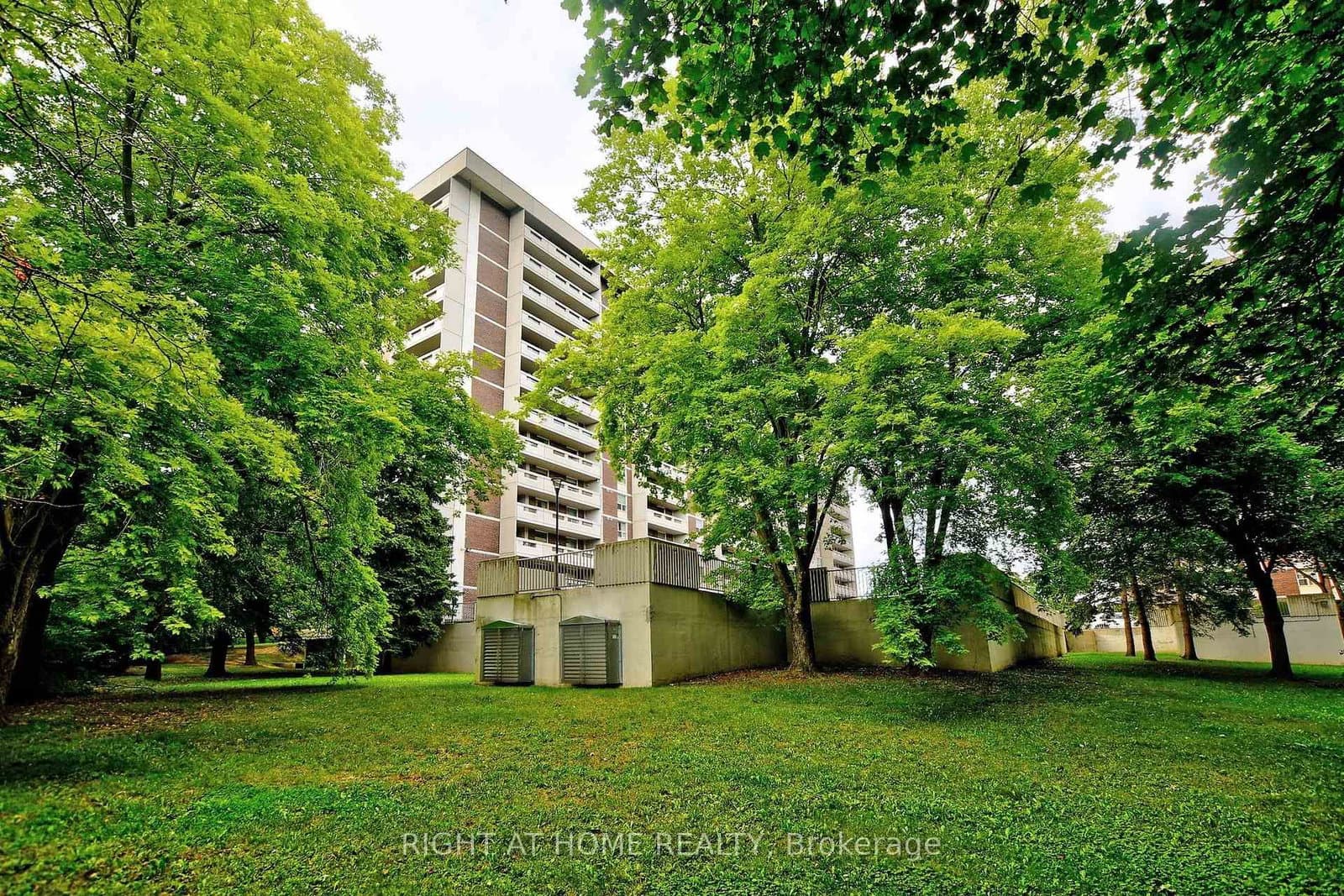 60 Inverlochy Boulevard, Unit 806 thumbnail 35