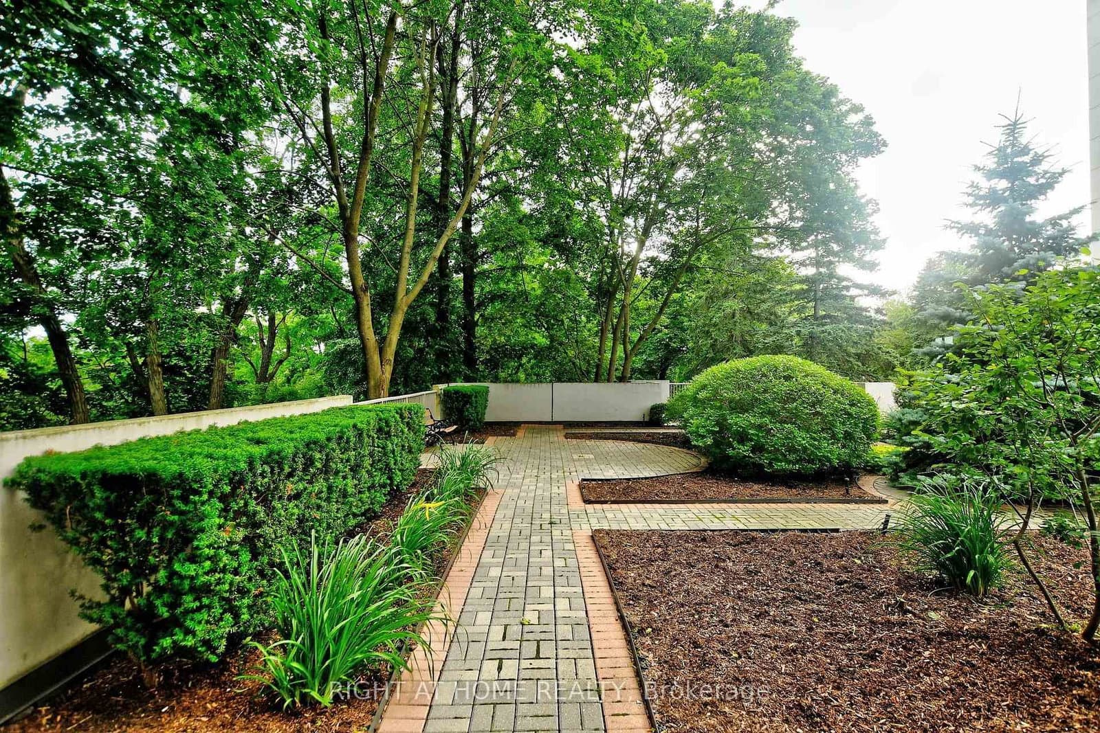 60 Inverlochy Boulevard, Unit 806 thumbnail 36