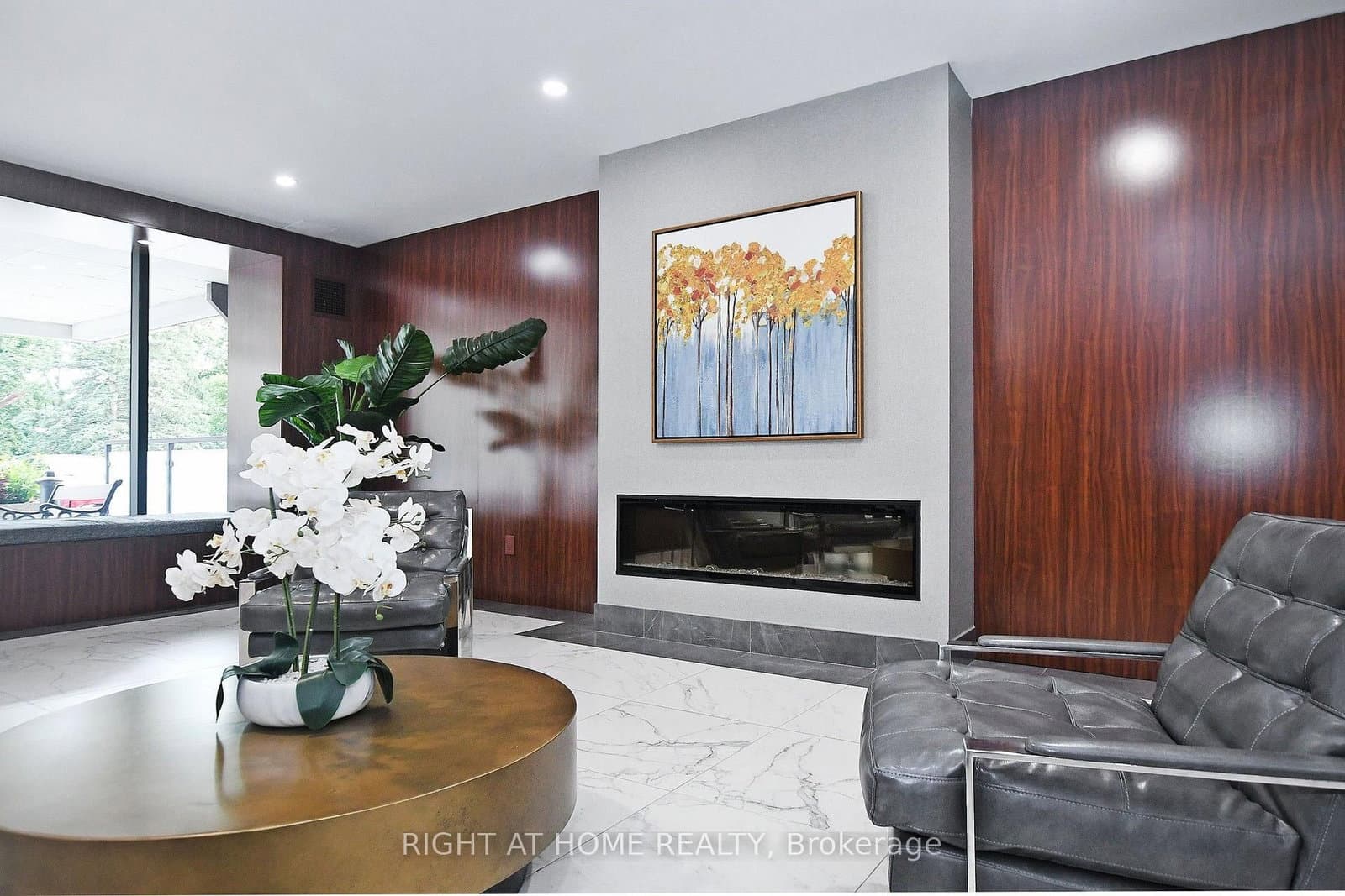 60 Inverlochy Boulevard, Unit 806 thumbnail 6