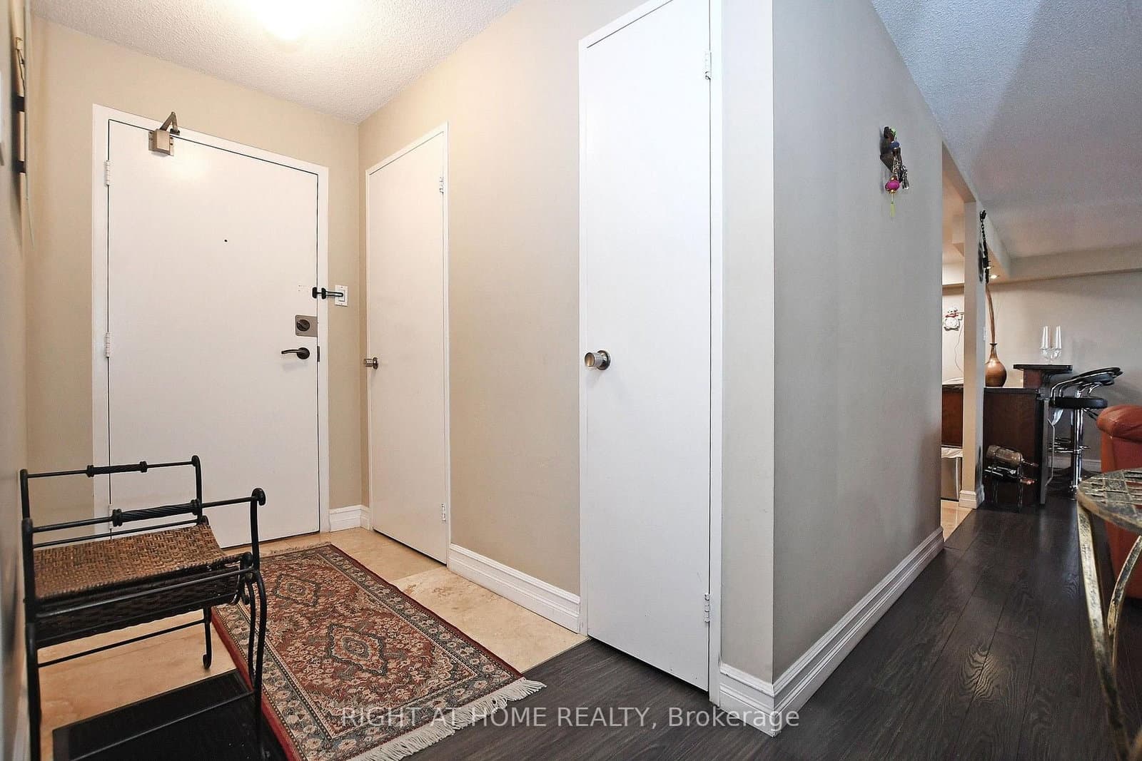 60 Inverlochy Boulevard, Unit 806 thumbnail 8