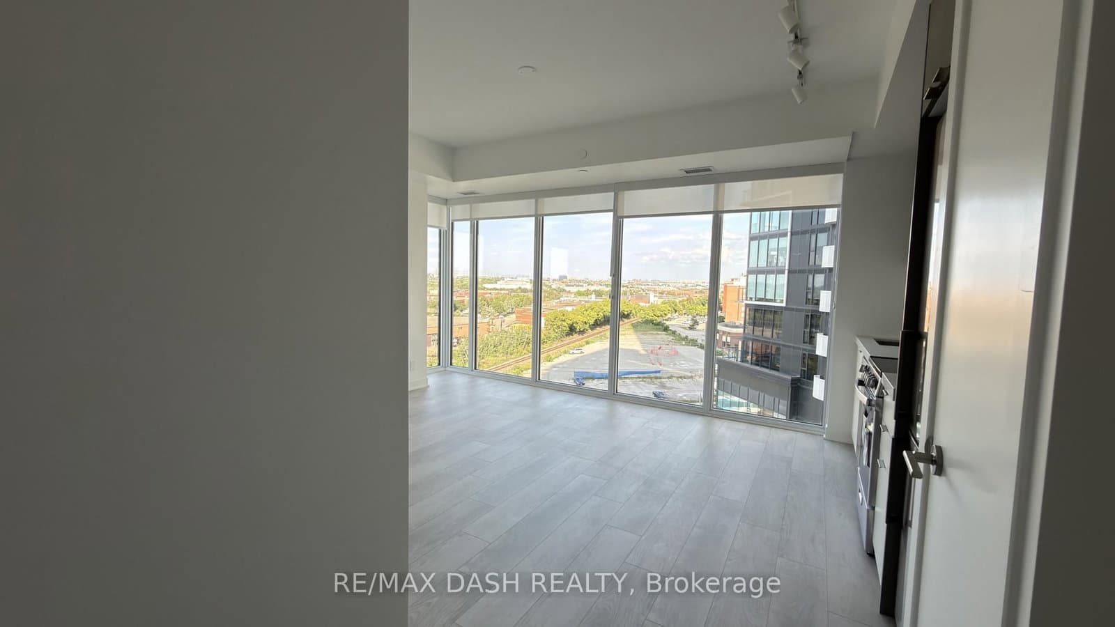 10 Flavelle Trail, Unit 802 thumbnail 13