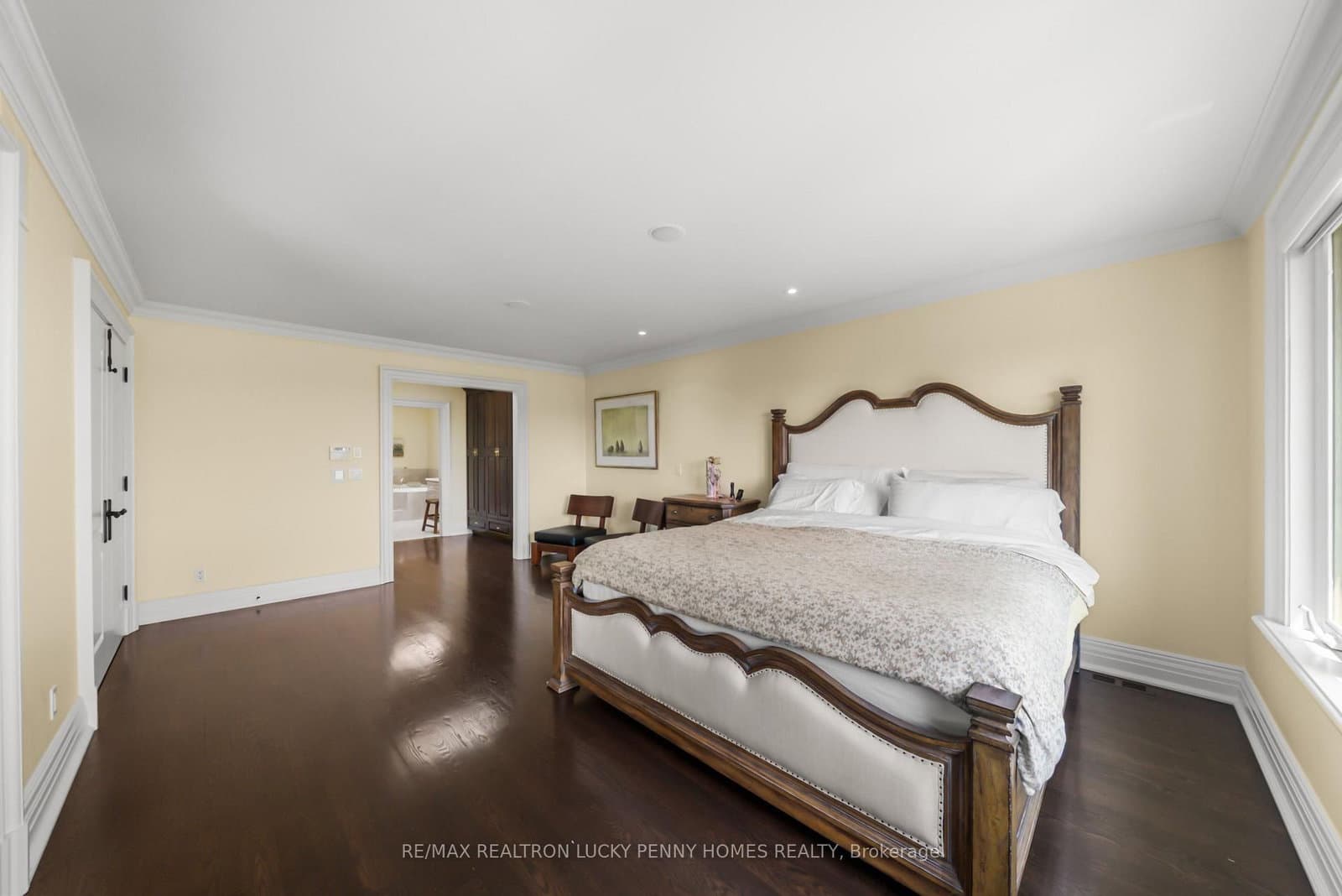 27 Glenridge Drive thumbnail 28
