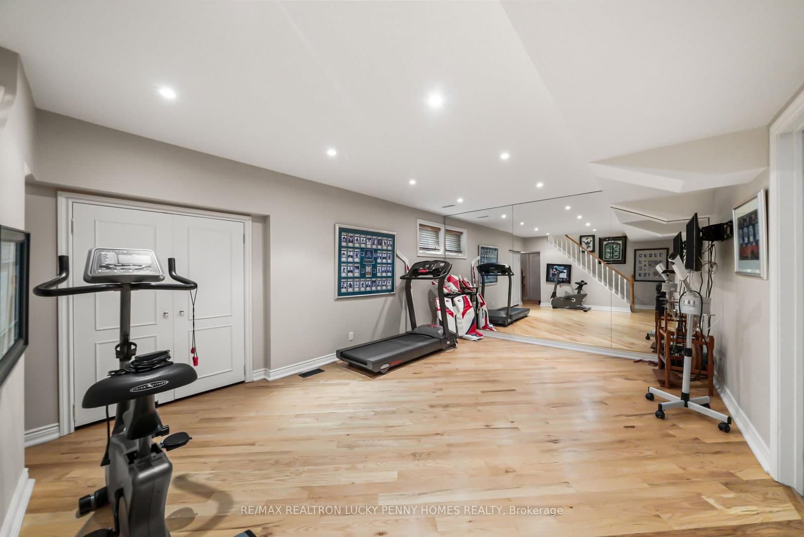 27 Glenridge Drive thumbnail 45