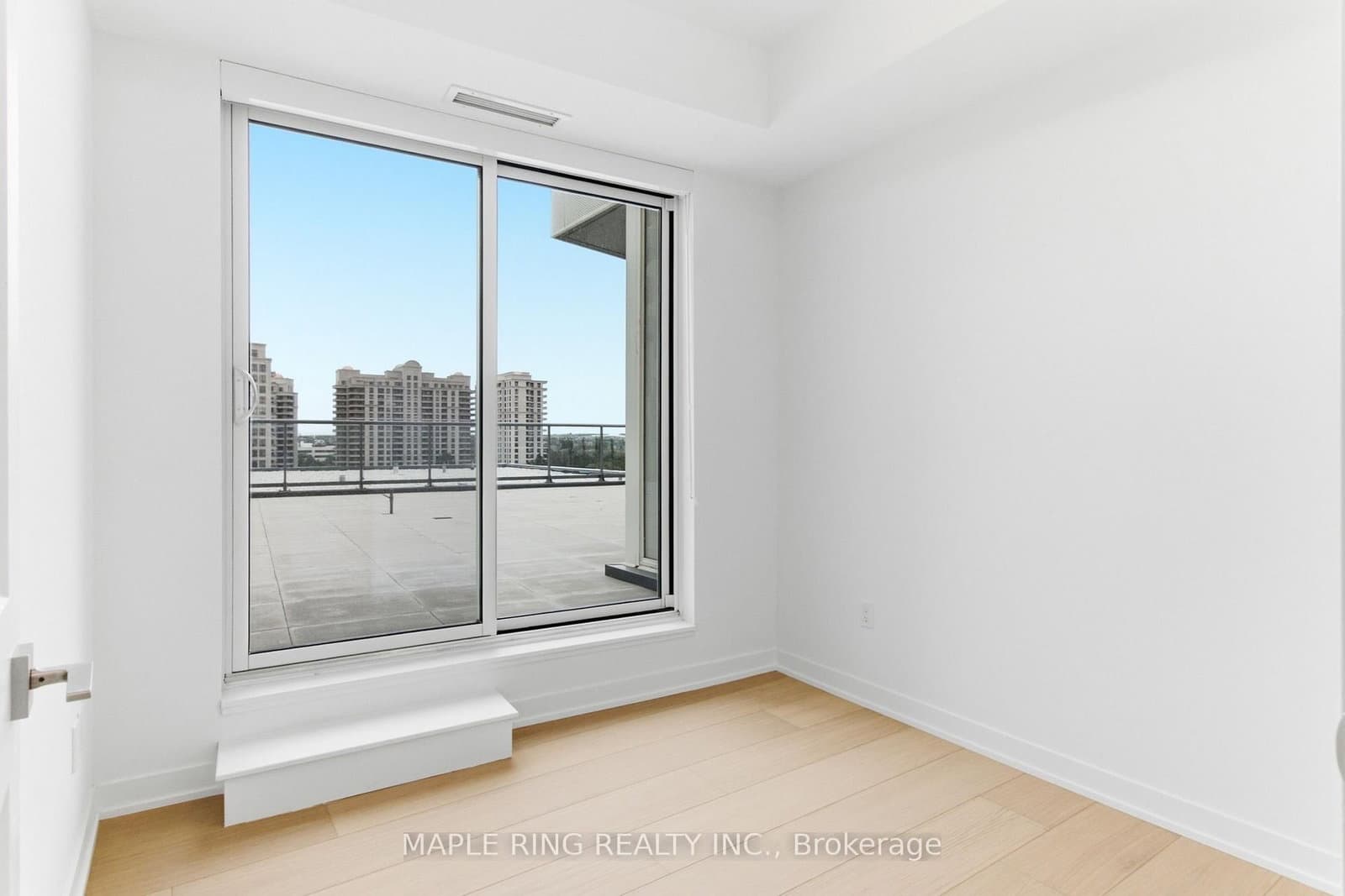 474 Caldari Road, Unit 704 thumbnail 13