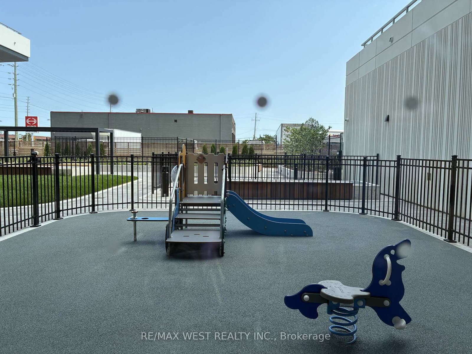 21 Meadowdale Road, Unit 1004 thumbnail 27