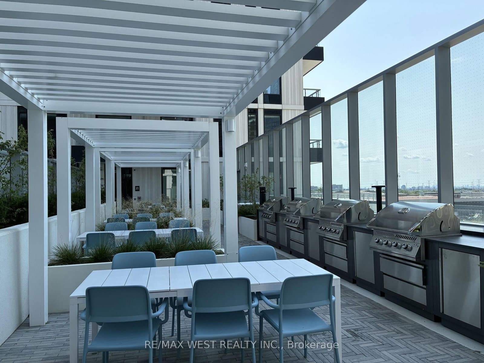 21 Meadowdale Road, Unit 1004 thumbnail 33