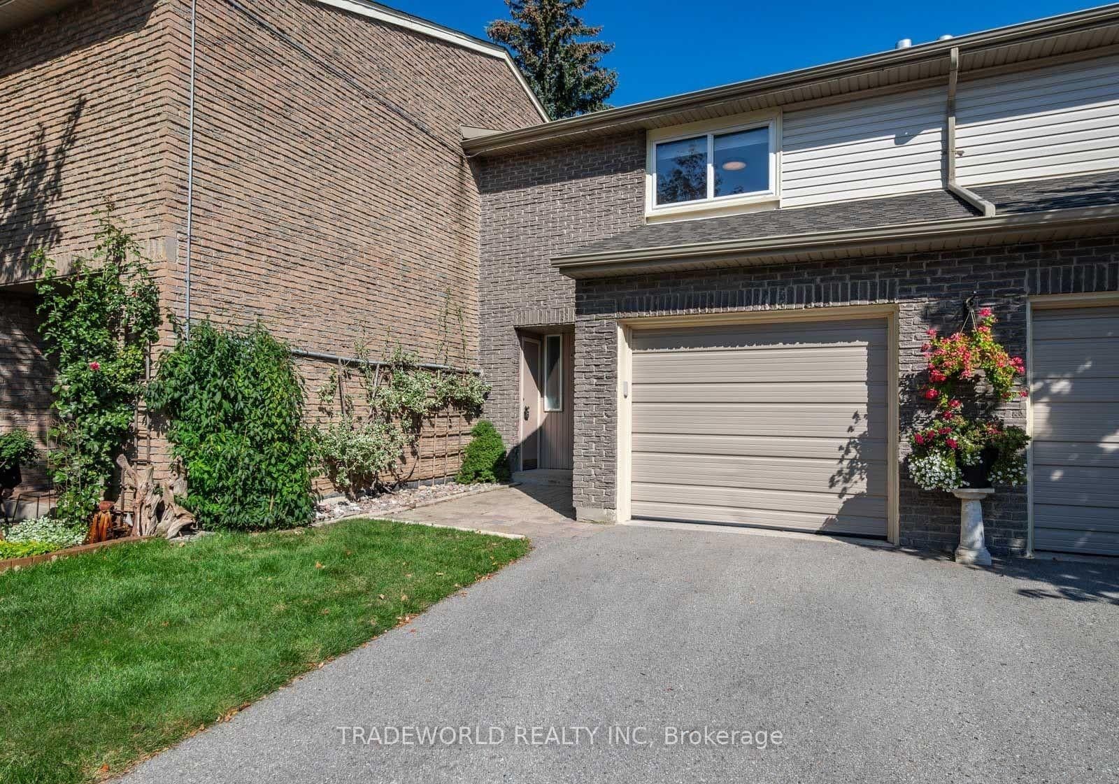 60 Camelot Way - Image 1