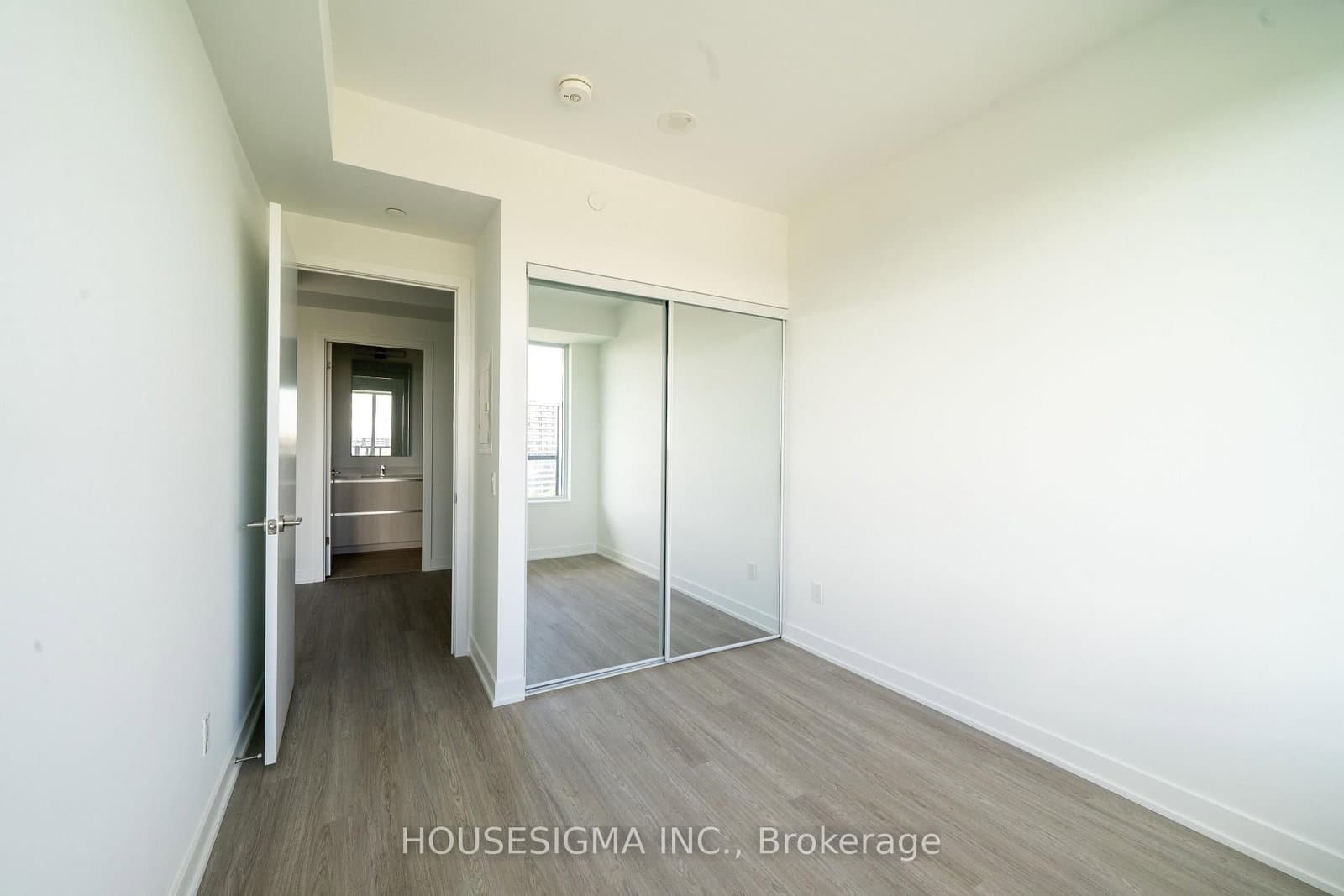 8188 Yonge Street, Unit 820 thumbnail 13