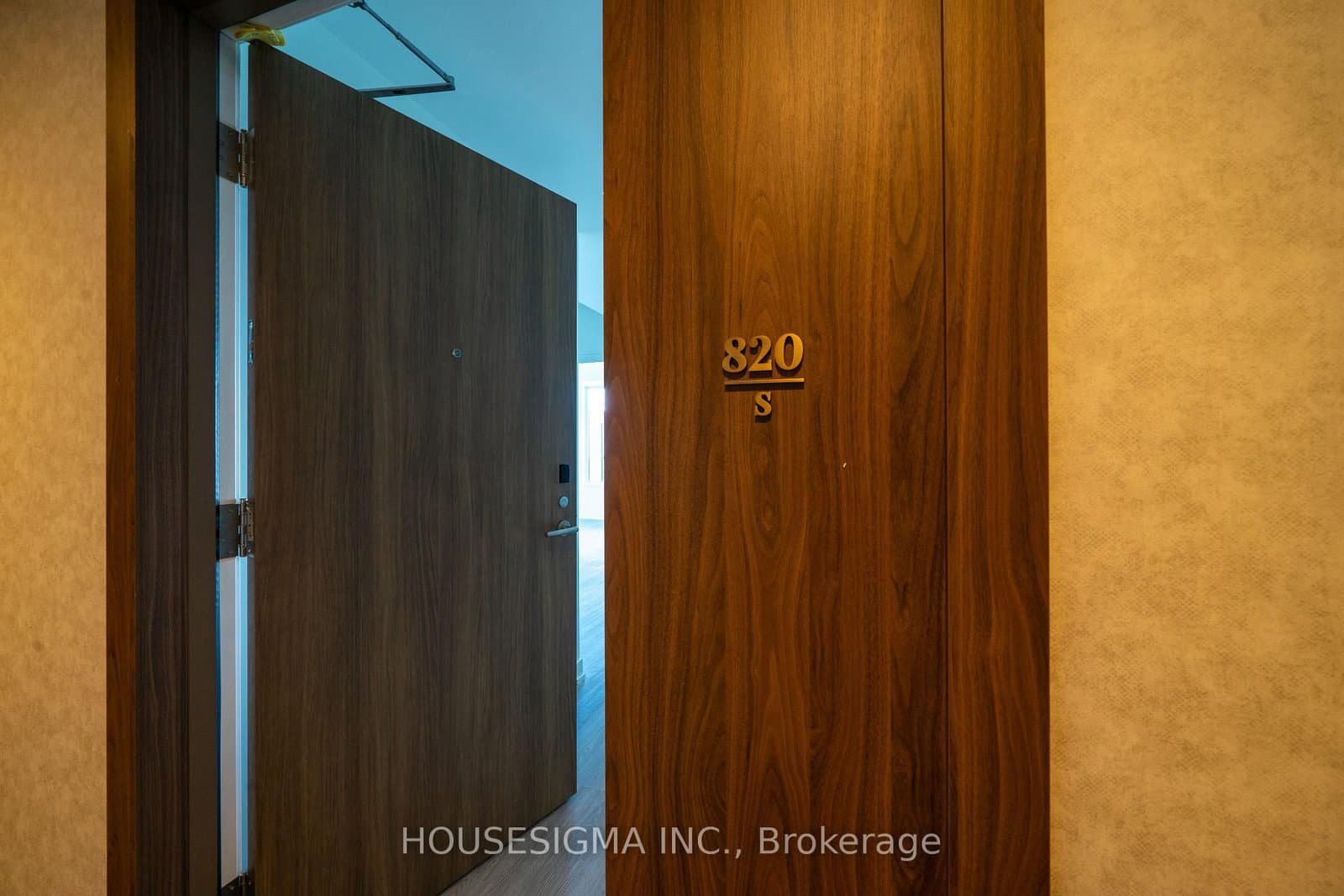 8188 Yonge Street, Unit 820 thumbnail 17
