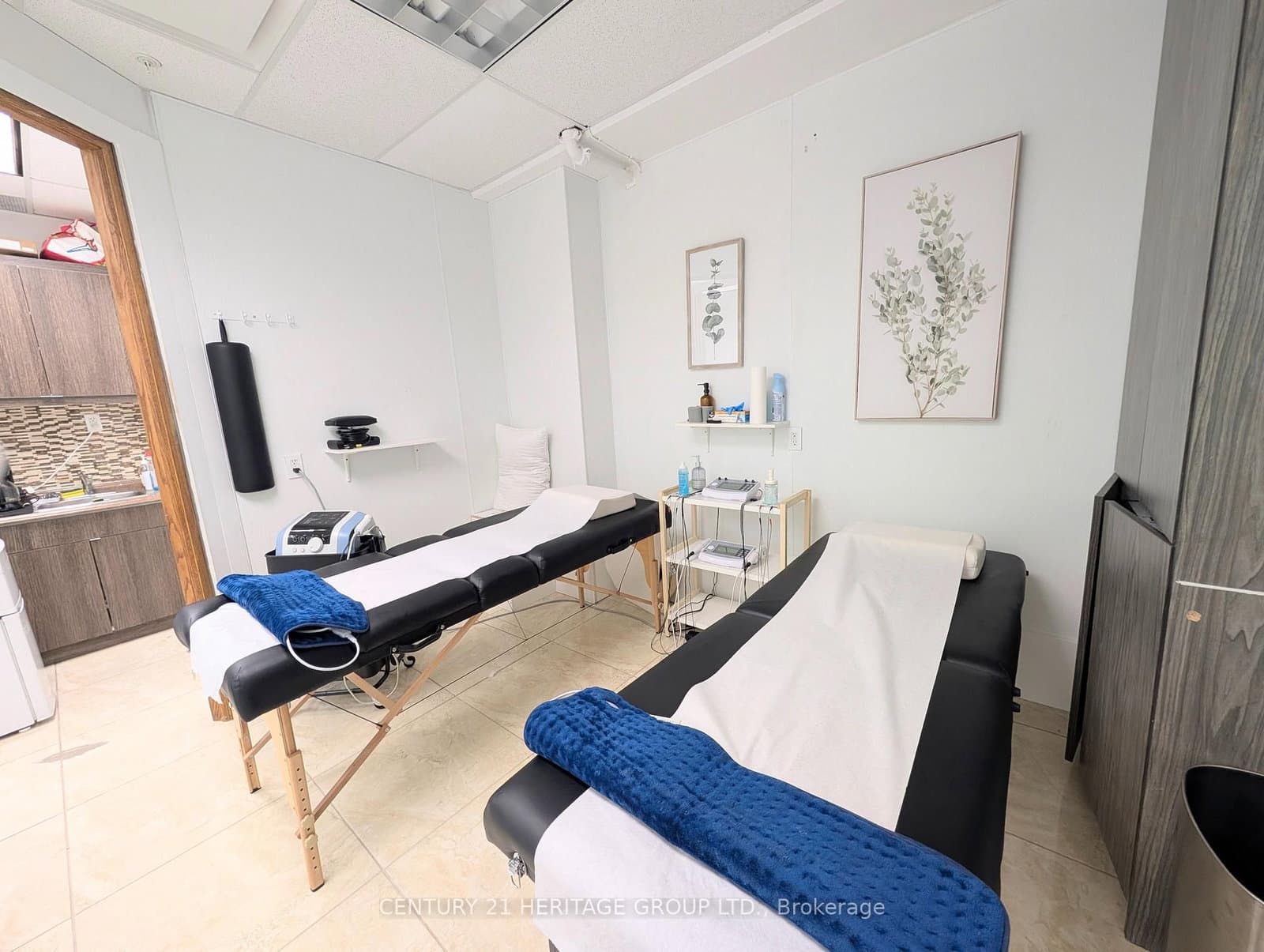 7181 Yonge Street, Unit 2 thumbnail 7