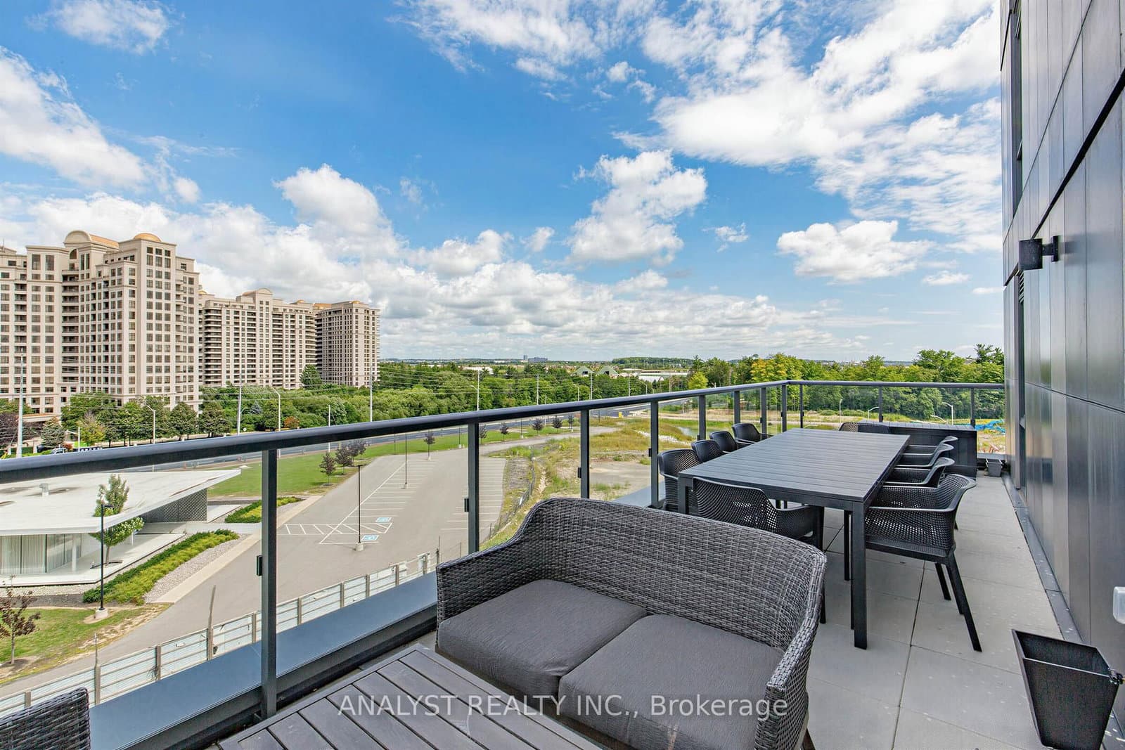 498 Caldari Road, Unit 522 - Image 1