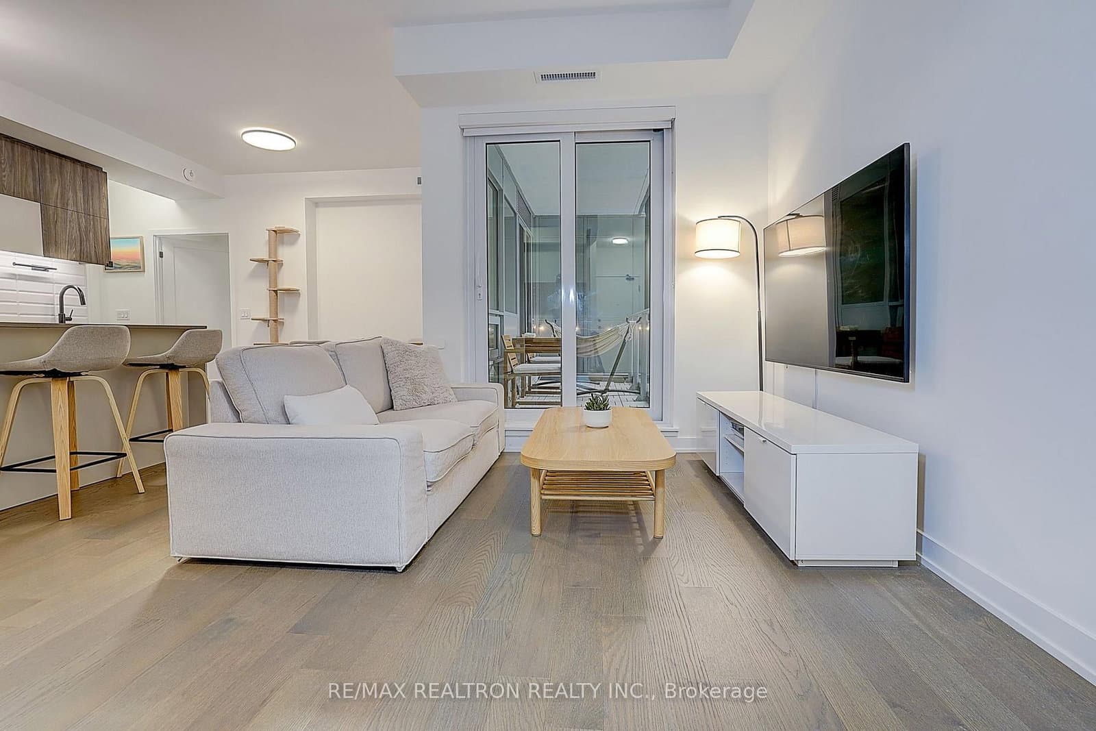 8888 Yonge Street, Unit 426 thumbnail 14