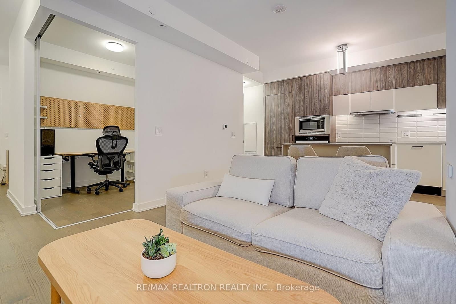8888 Yonge Street, Unit 426 thumbnail 17