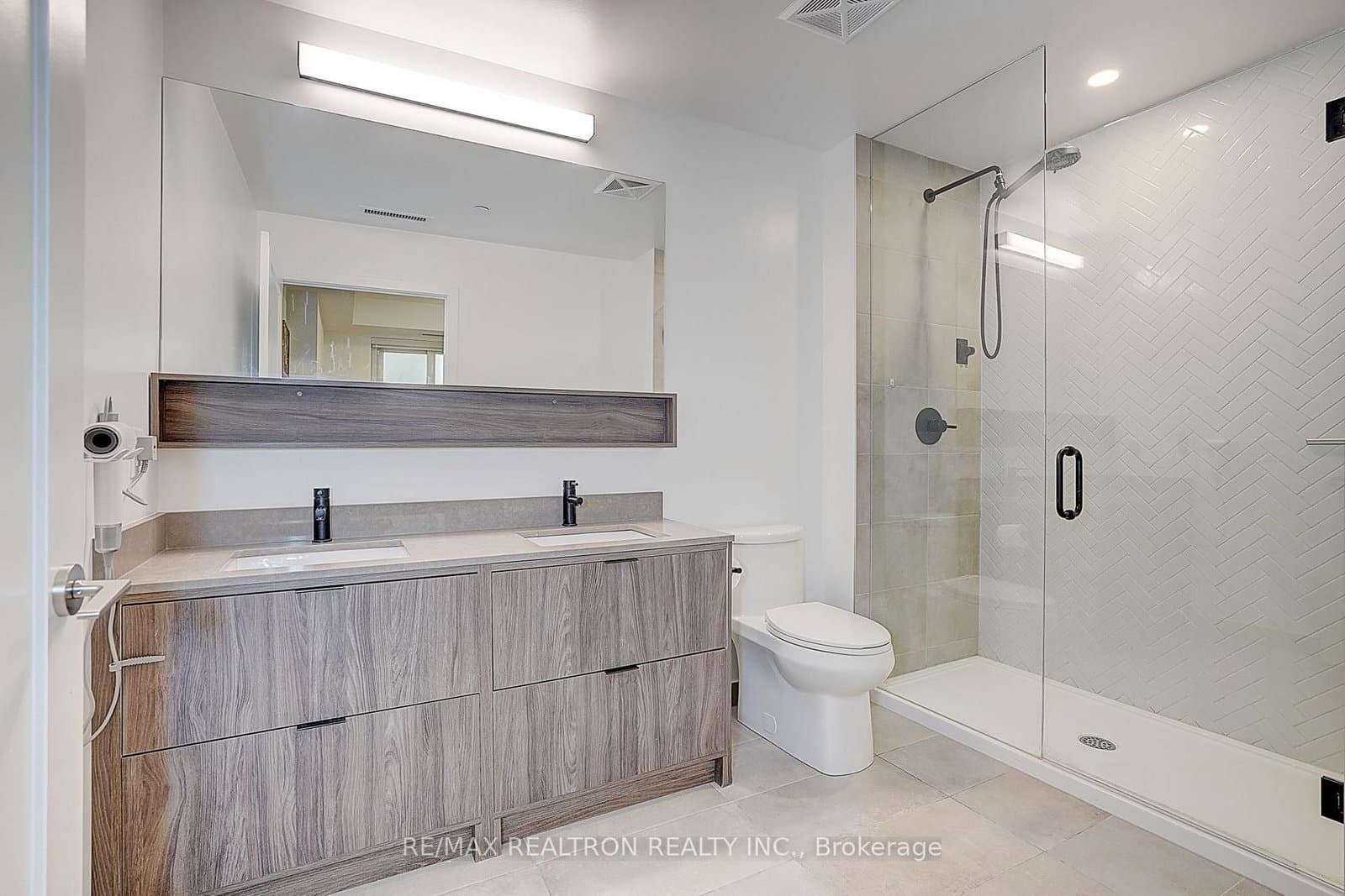 8888 Yonge Street, Unit 426 thumbnail 31