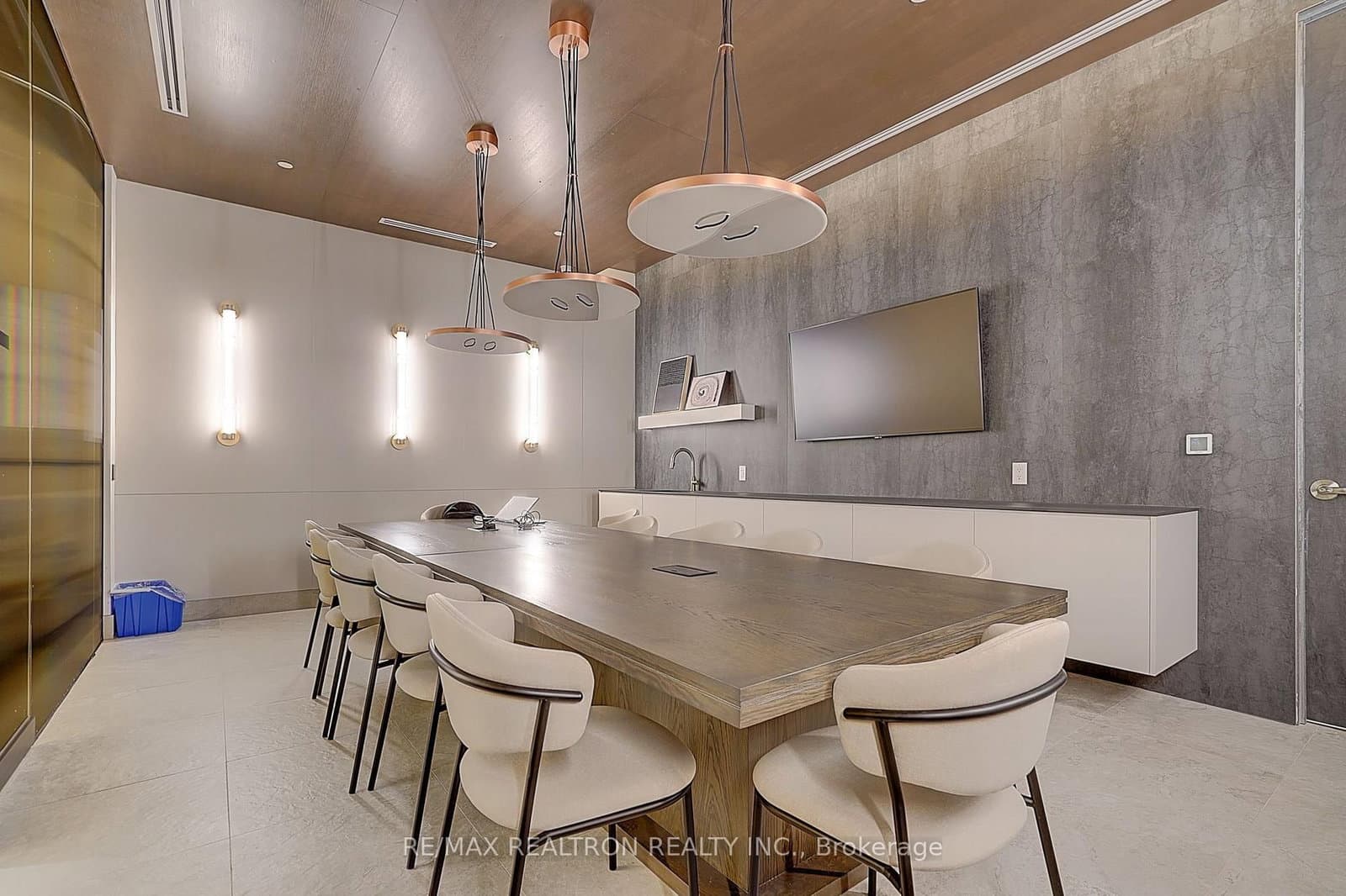 8888 Yonge Street, Unit 426 thumbnail 6