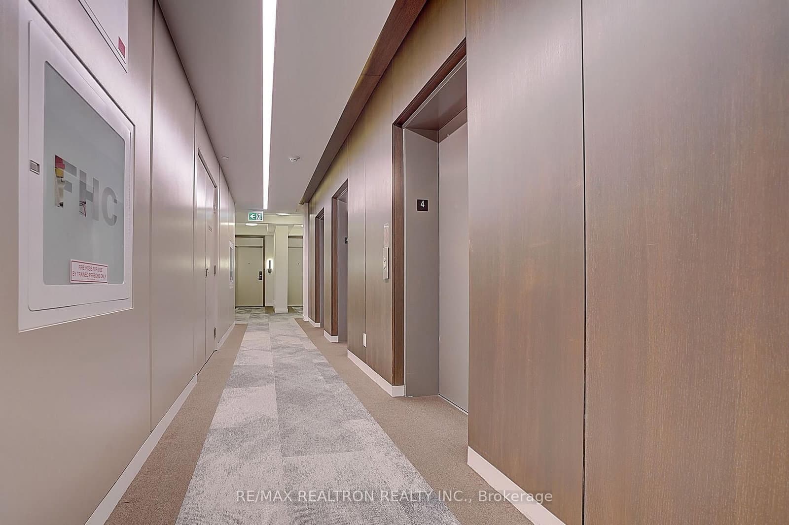 8888 Yonge Street, Unit 426 thumbnail 8