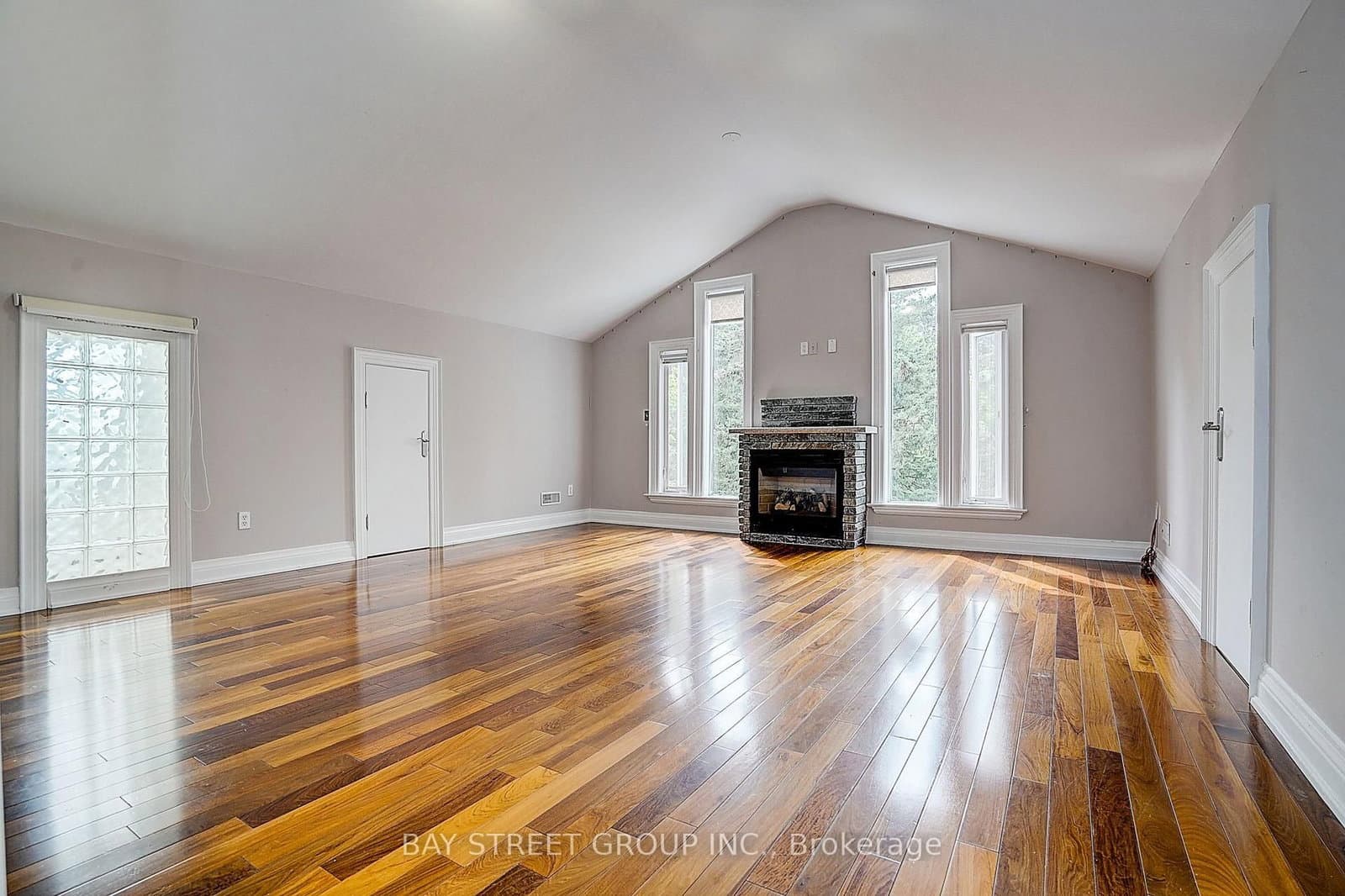 103 Lake Avenue thumbnail 24