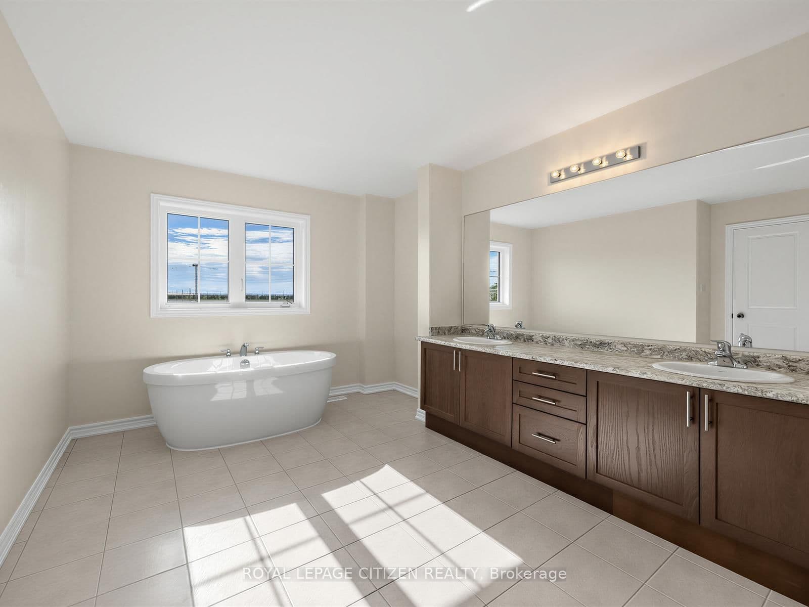 2 Lawrence D. Pridham Avenue thumbnail 30