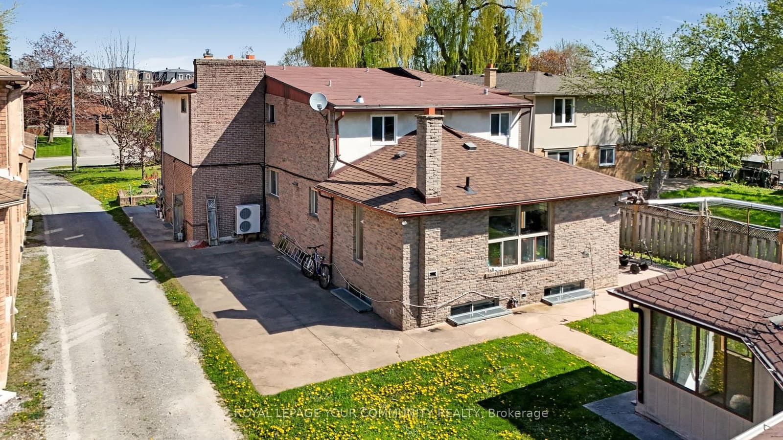 197 Douglas Road thumbnail 14
