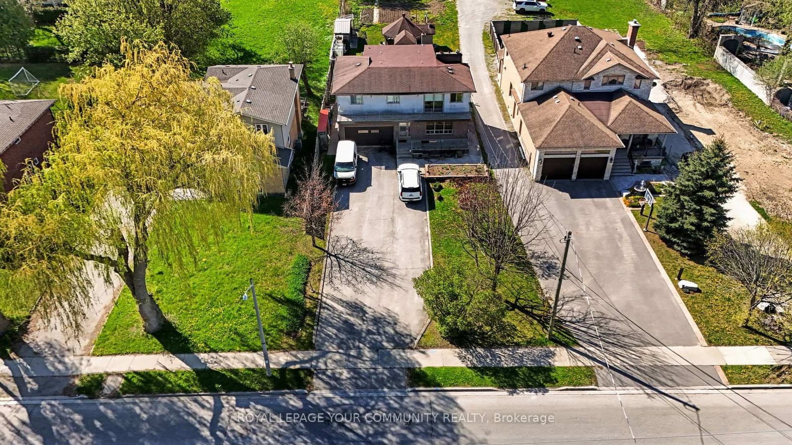 197 Douglas Road thumbnail 3