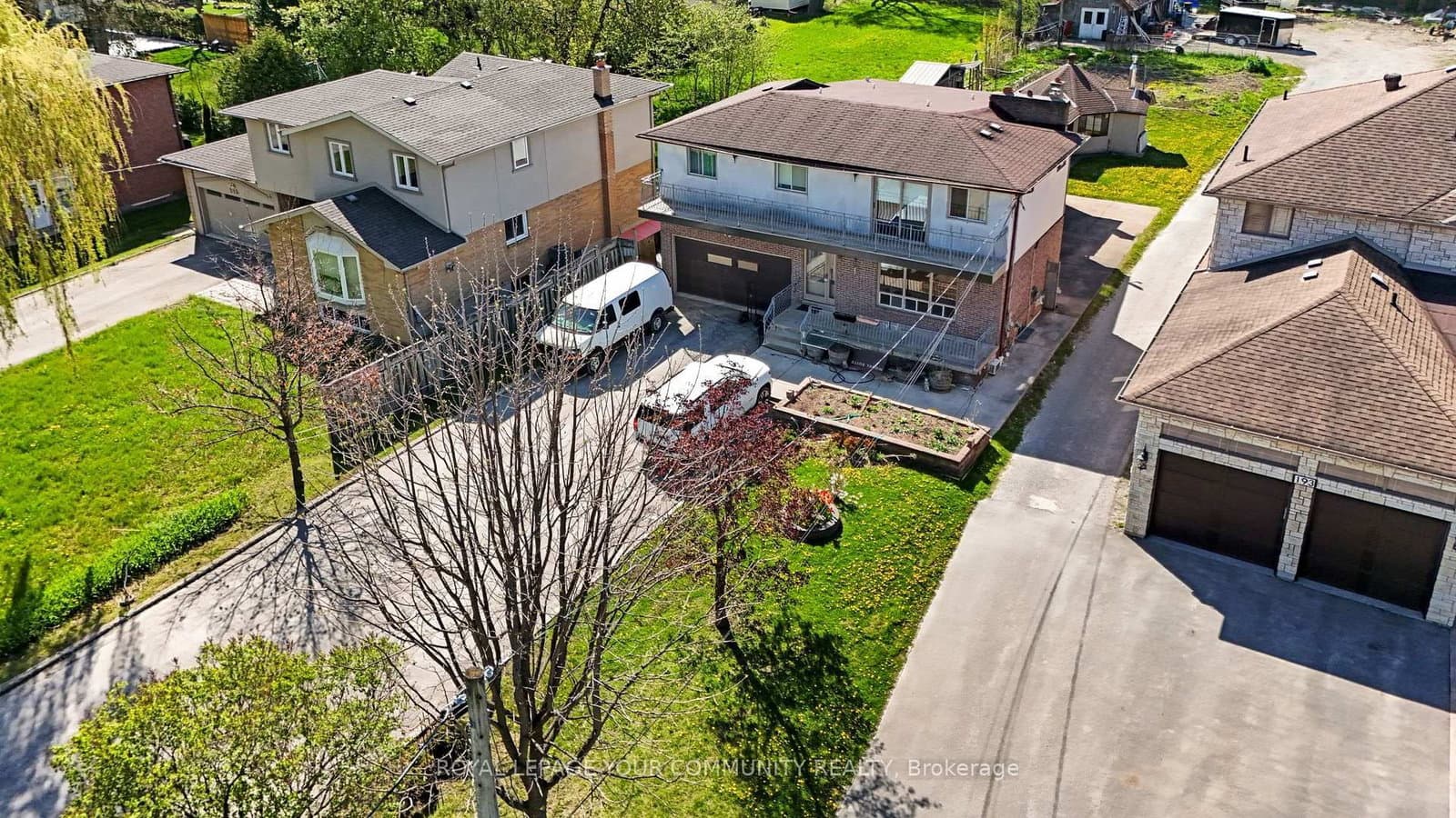 197 Douglas Road thumbnail 5